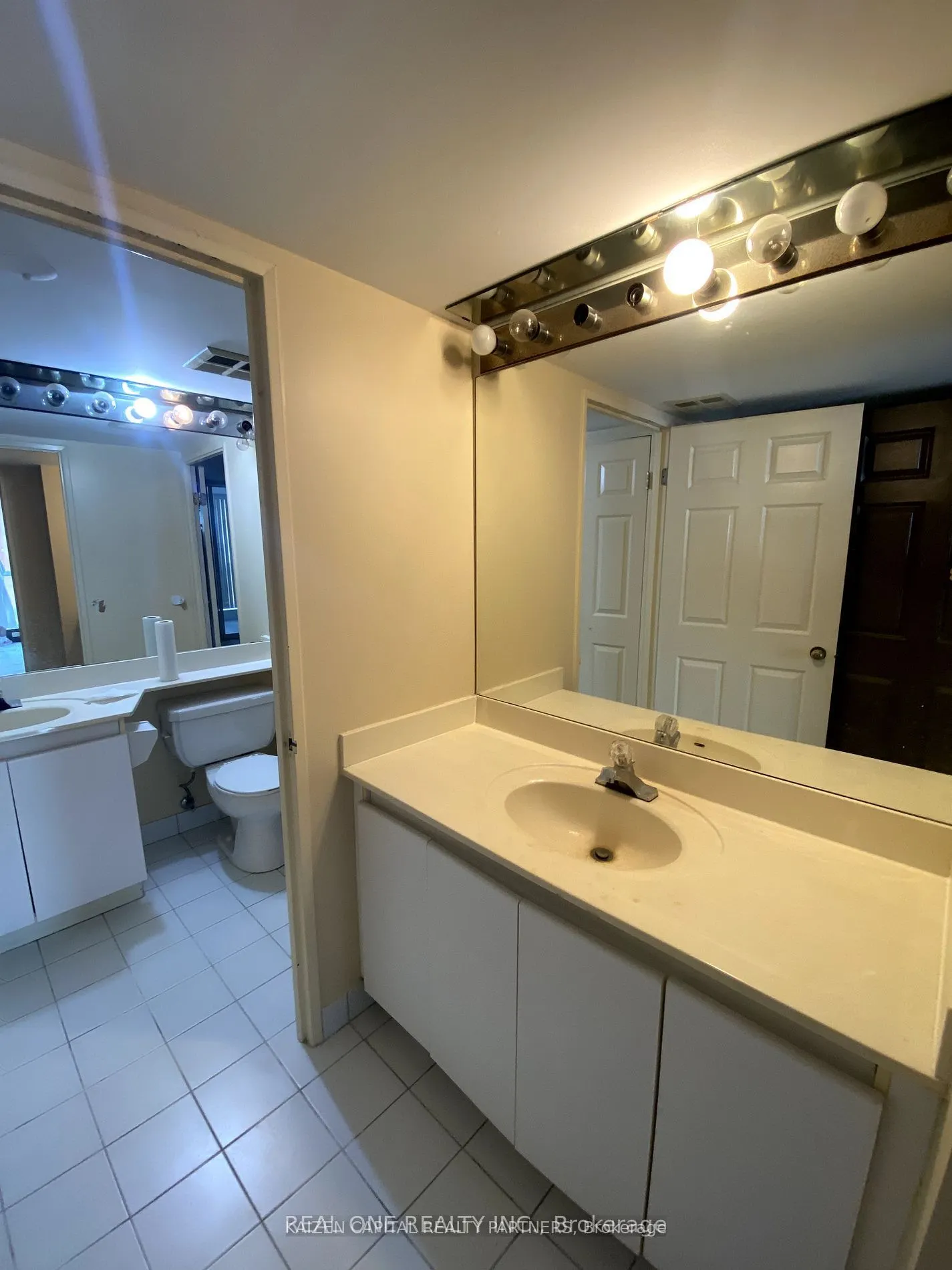 24 Wellesley Street W, #407