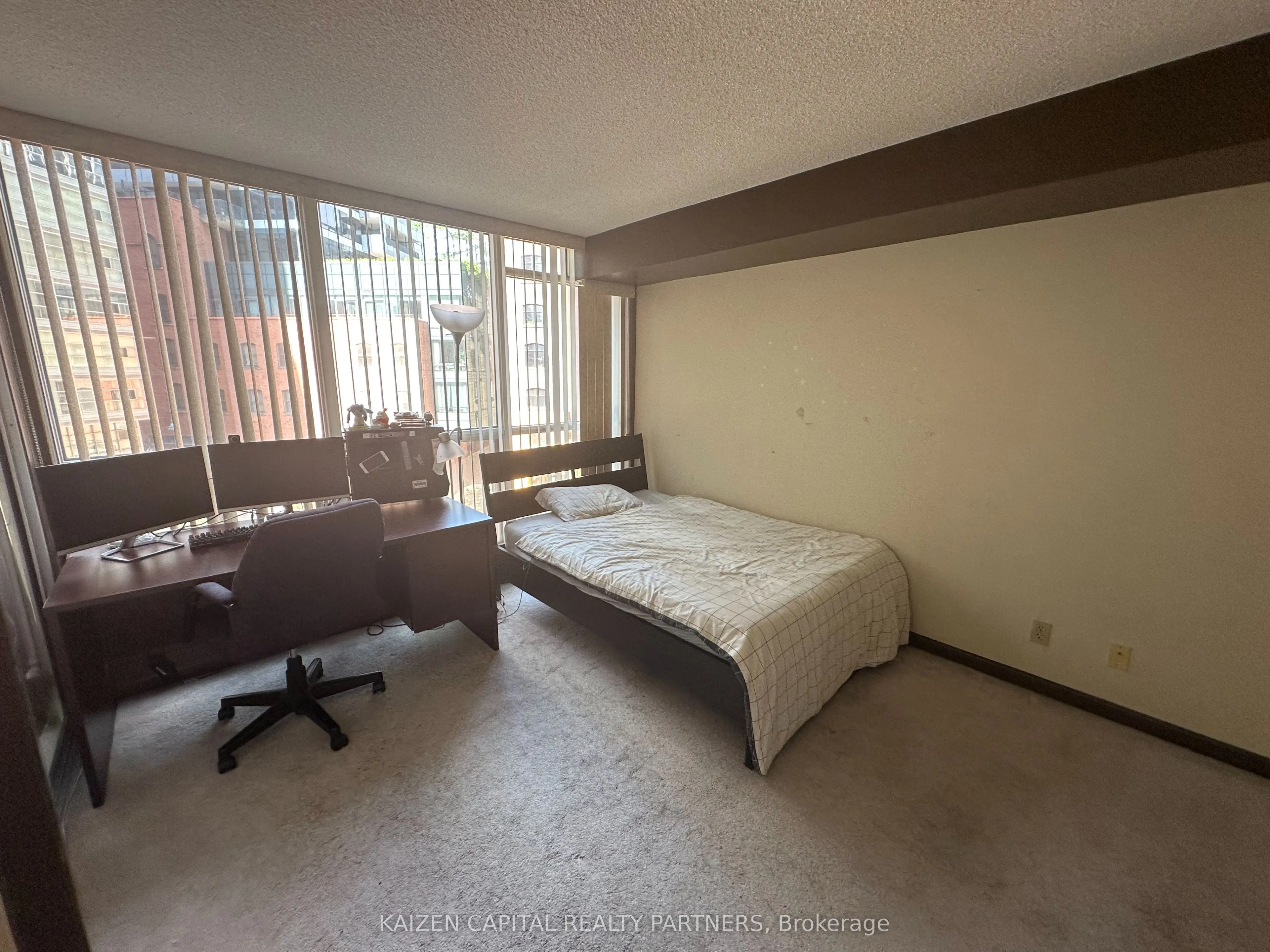 24 Wellesley Street W, #407