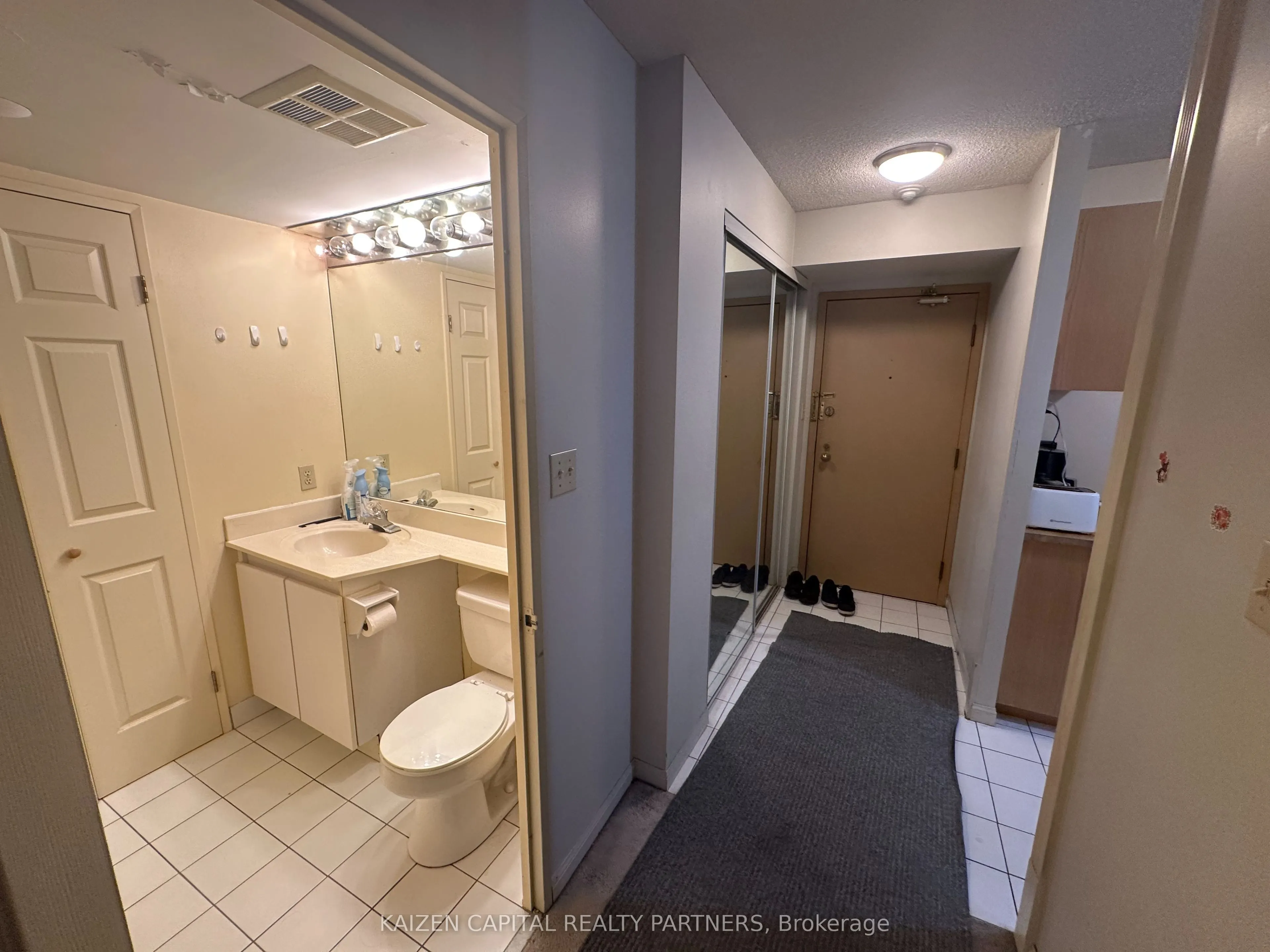 24 Wellesley Street W, #407
