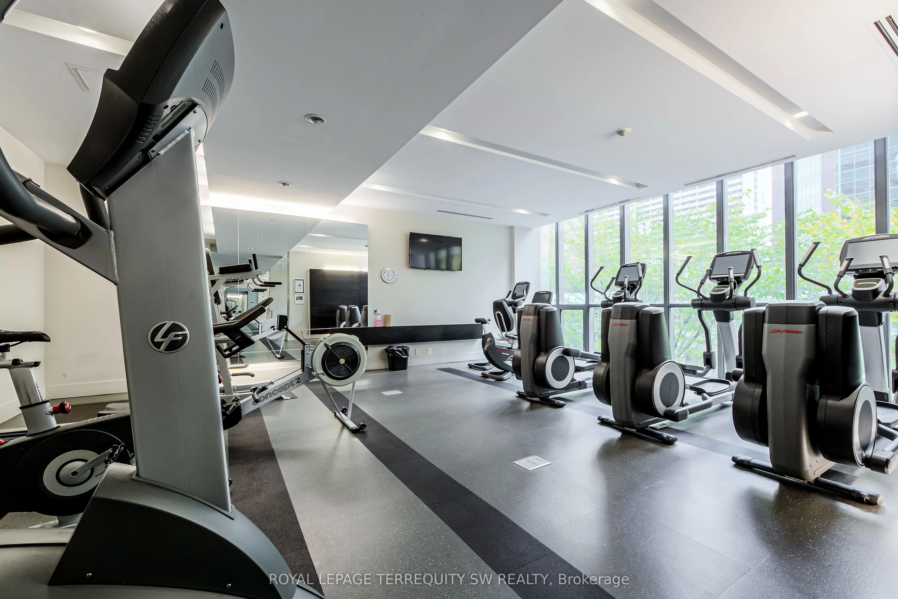 110 Charles Street E, #707