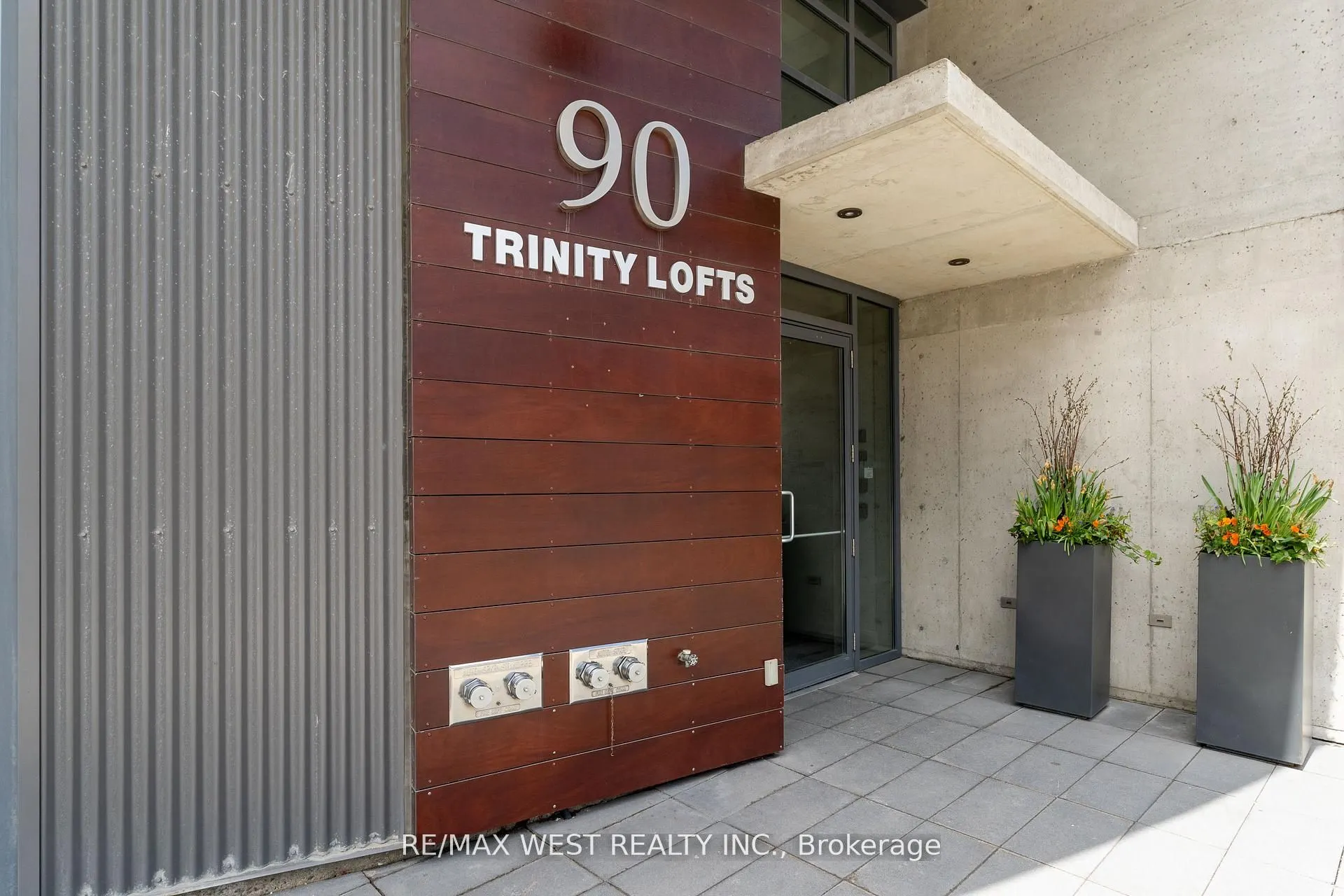 90 Trinity Street #303