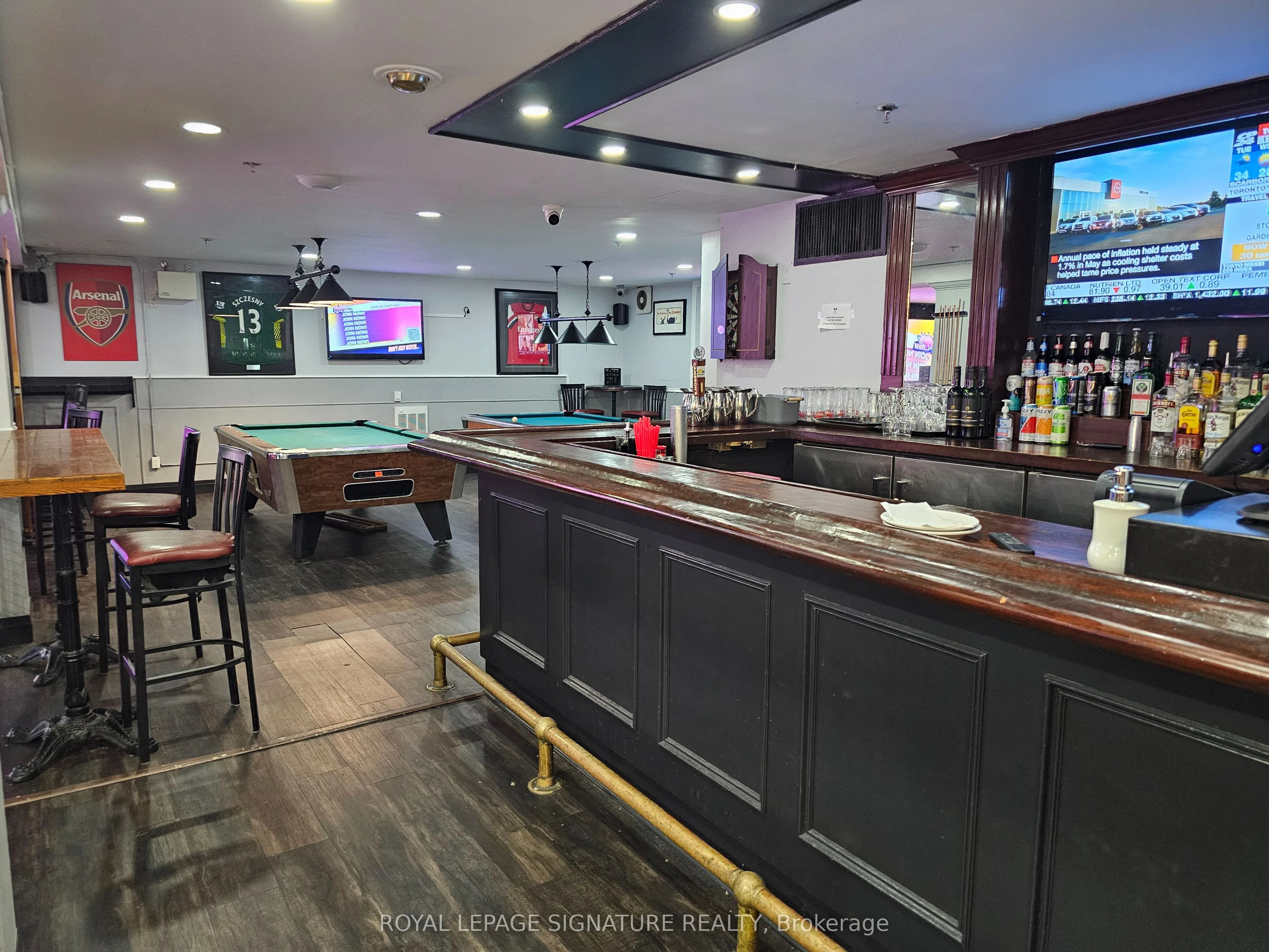 49 St Clair Avenue W