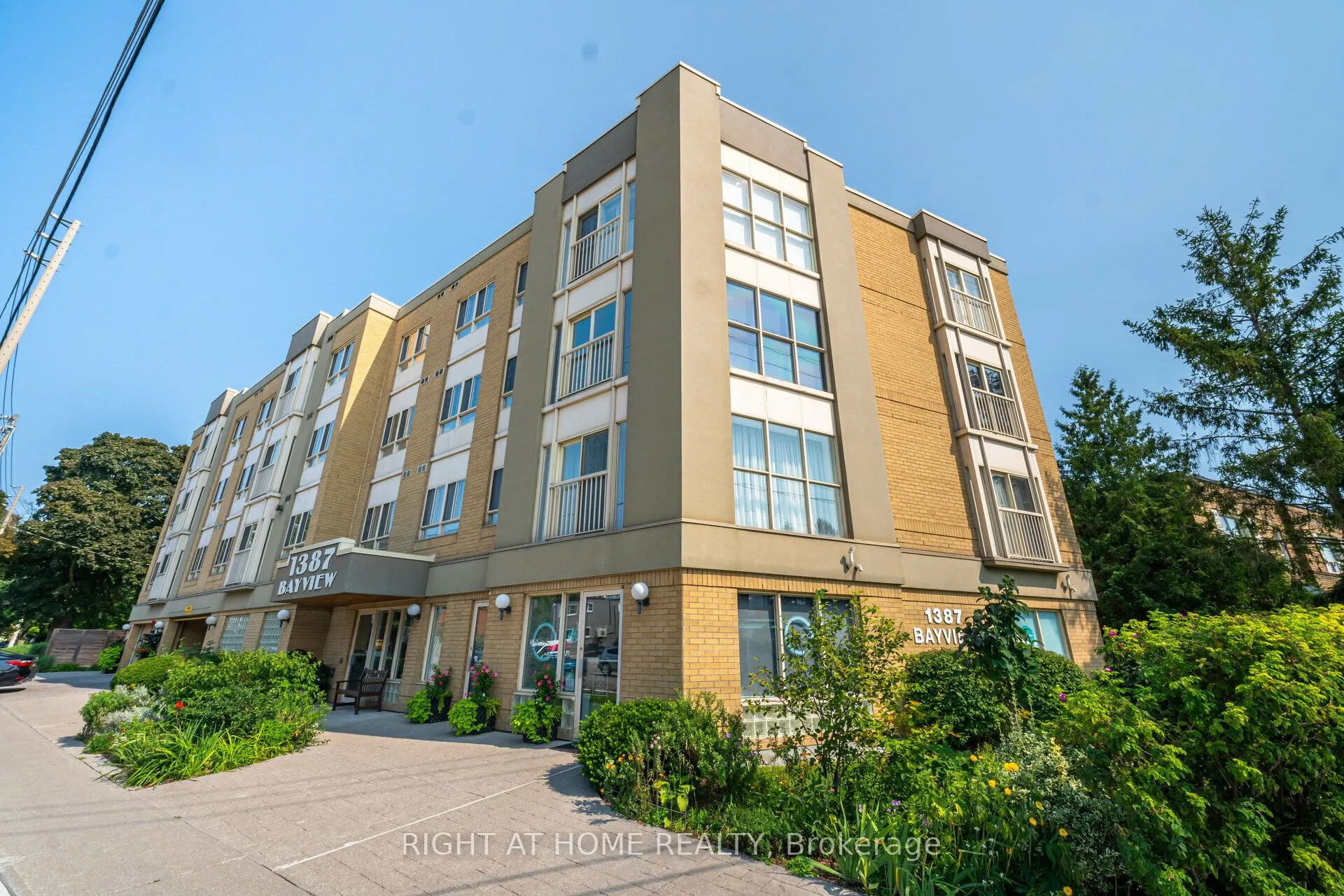 1387 Bayview Avenue E, #306
