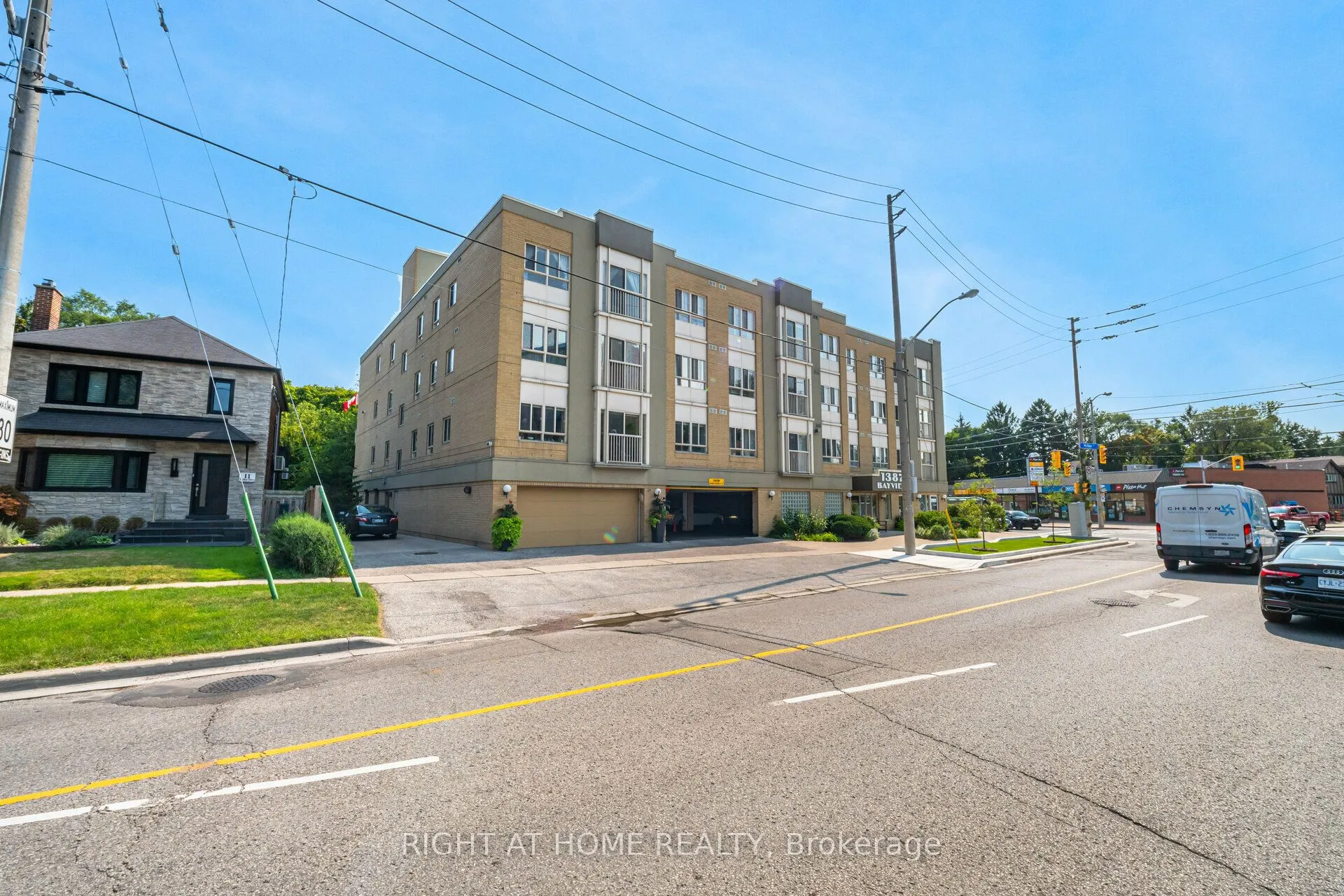 1387 Bayview Avenue E, #306