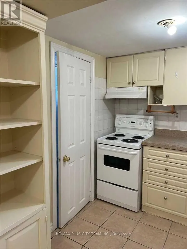 1745 Bathurst Street, #B