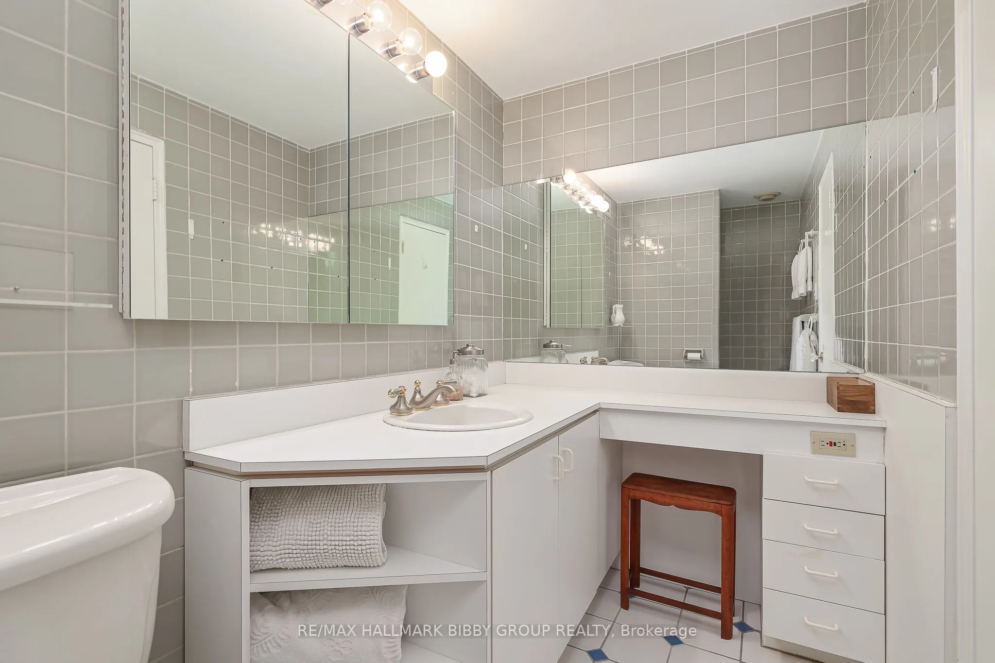 21 Dale Avenue, #435