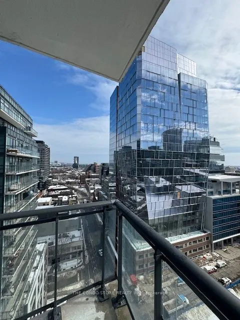 460 Adelaide Street E, #1911