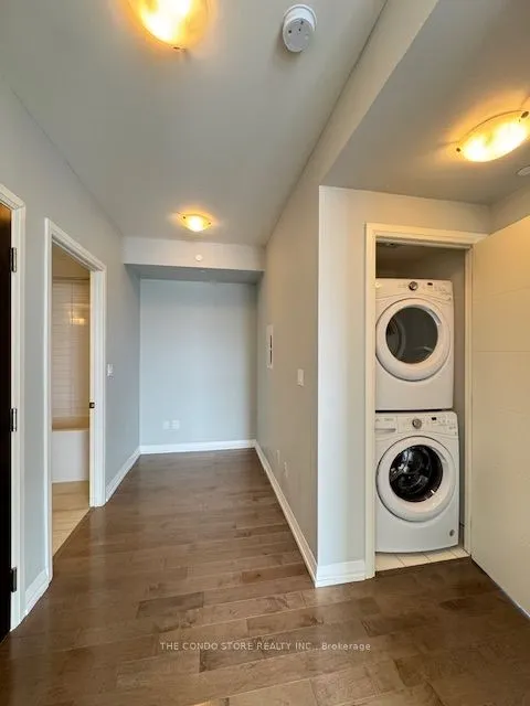 460 Adelaide Street E, #1911