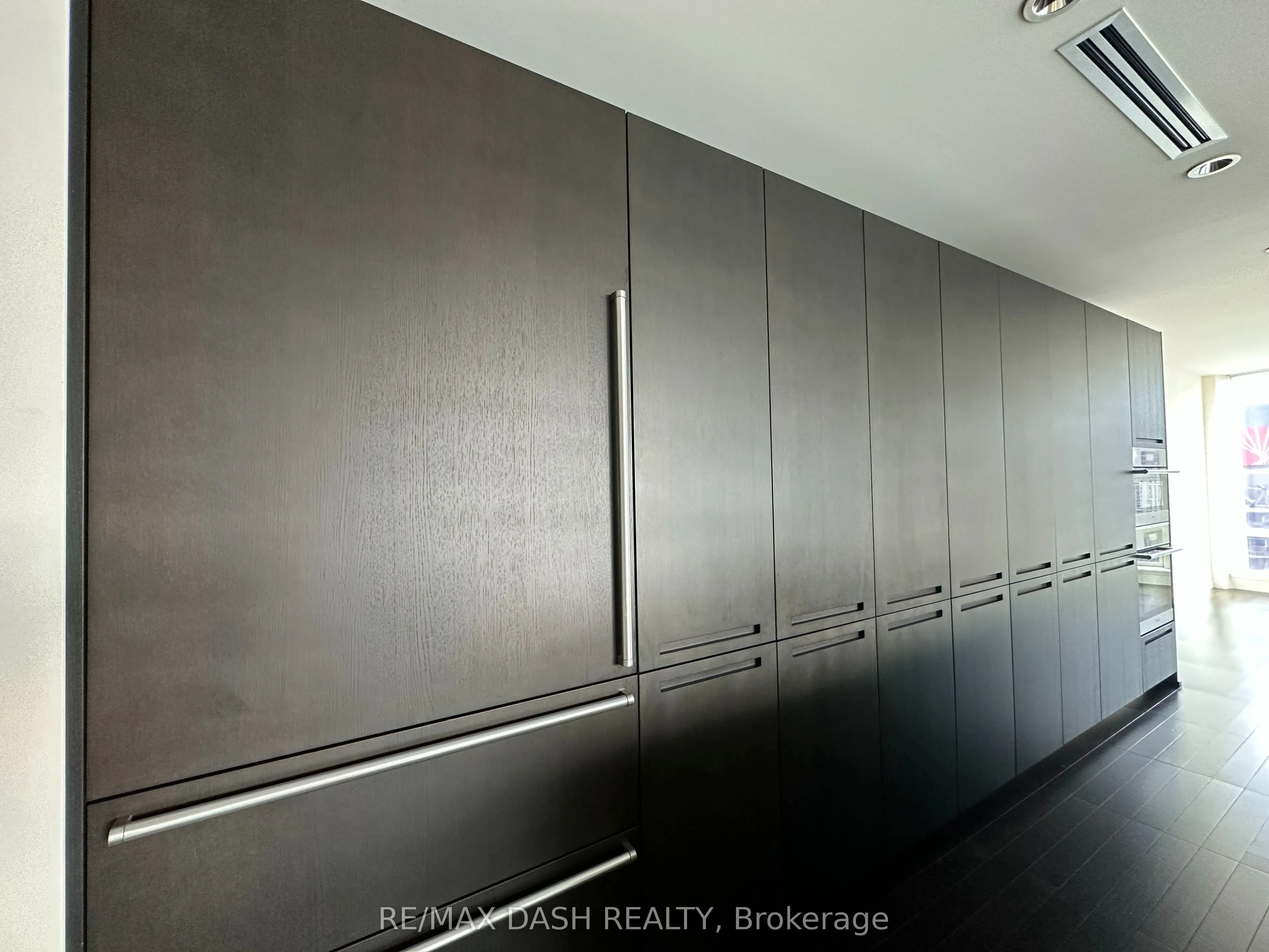 180 University Avenue, #3209