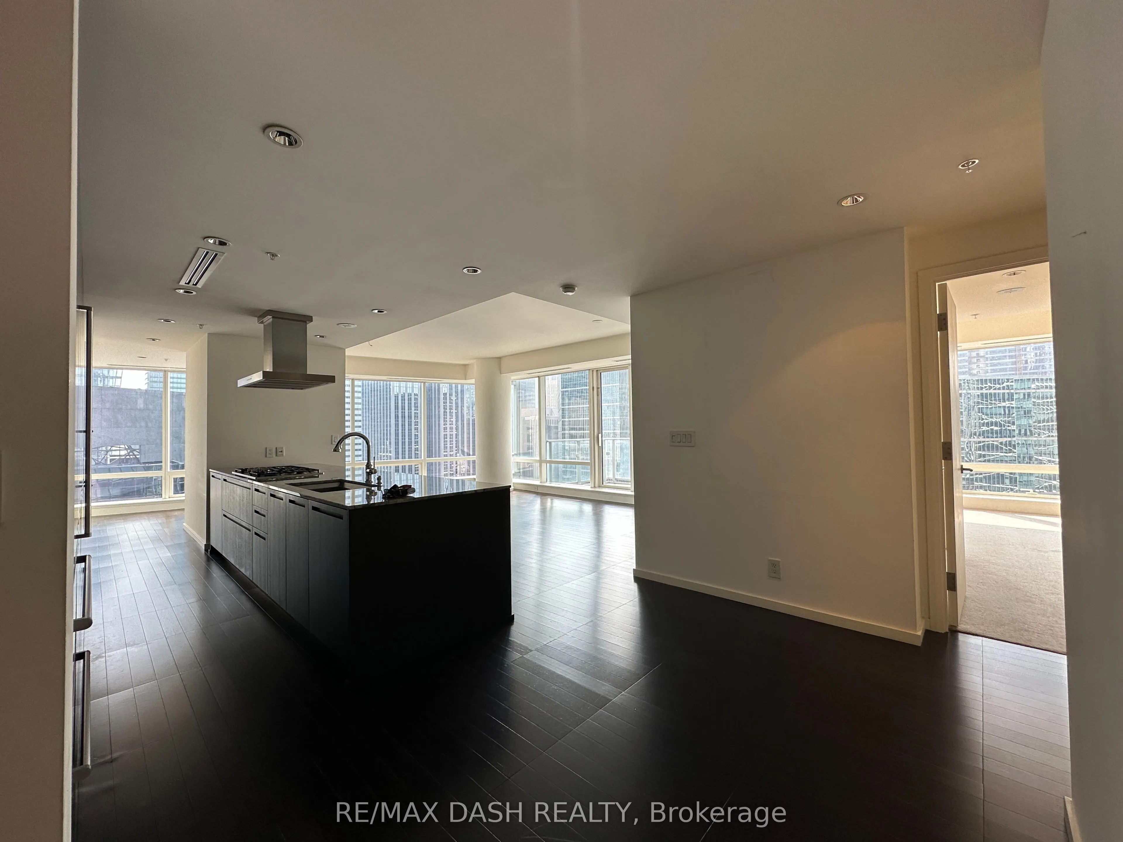 180 University Avenue, #3209