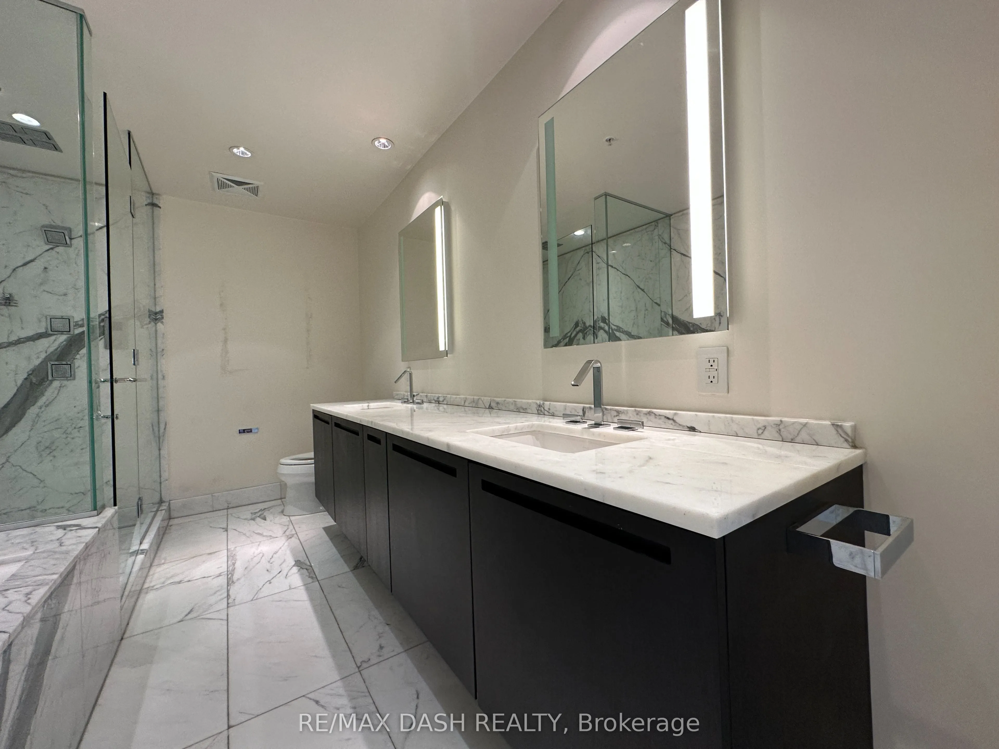 180 University Avenue, #3209
