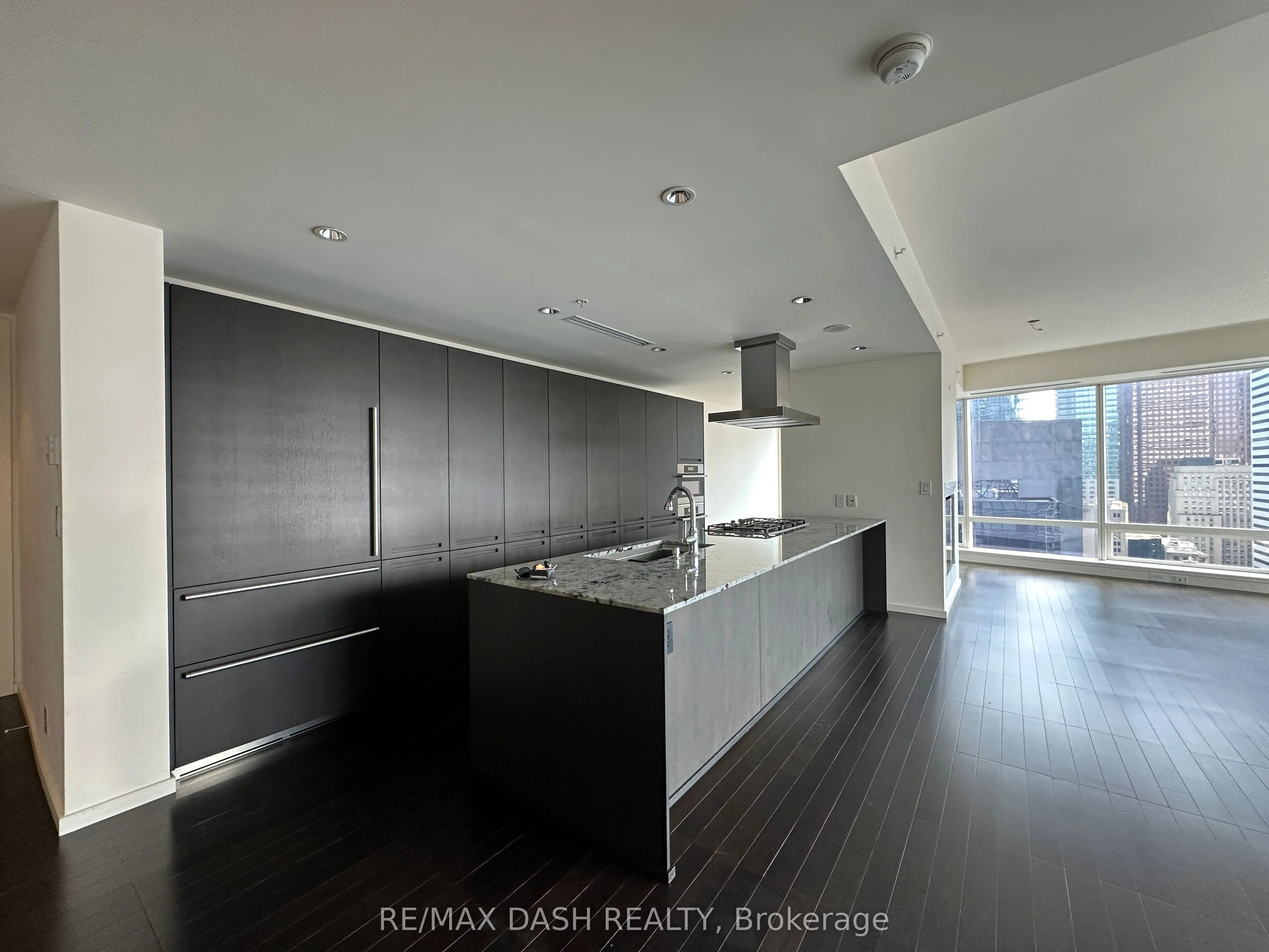 180 University Avenue, #3209