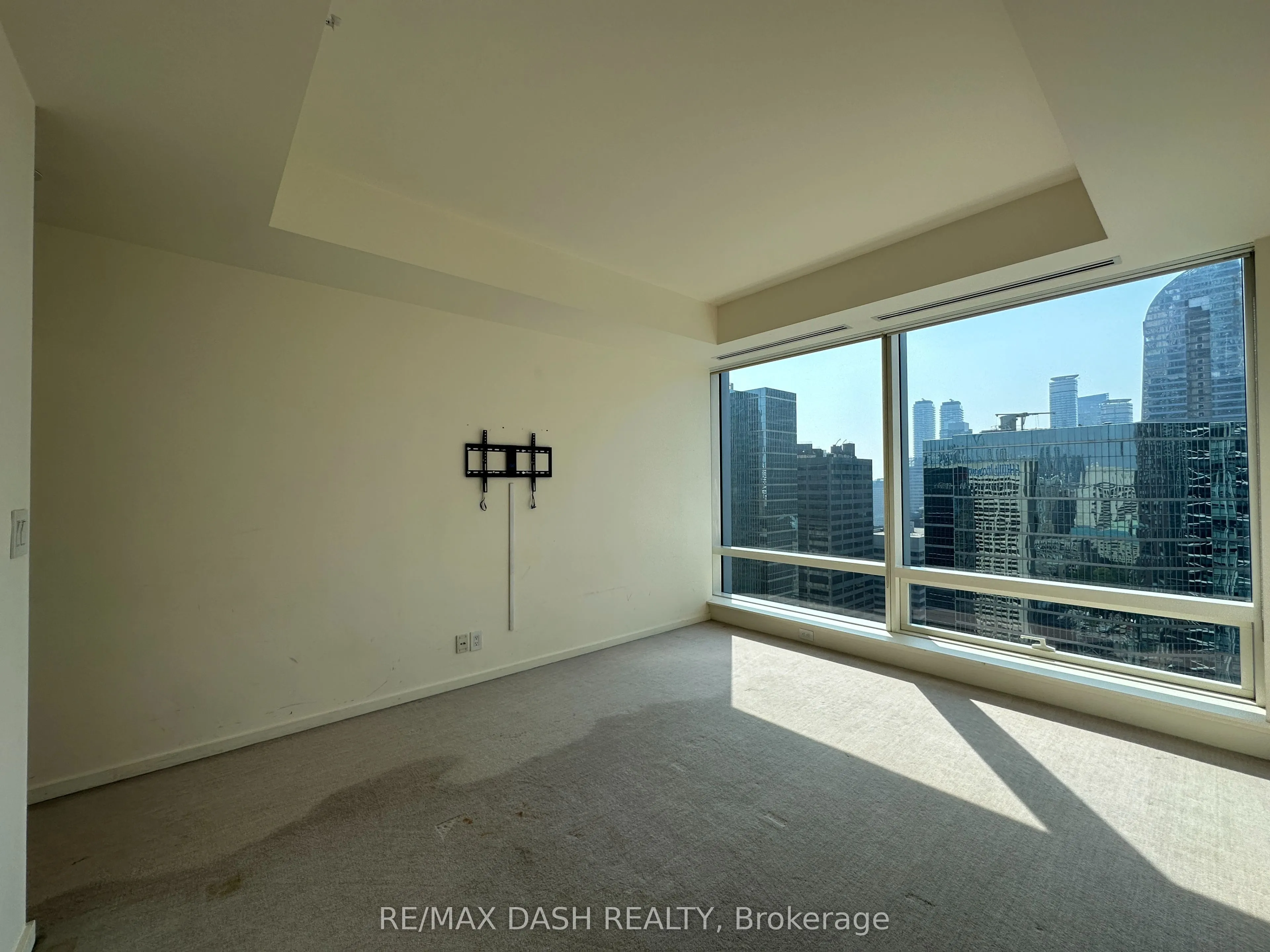 180 University Avenue, #3209