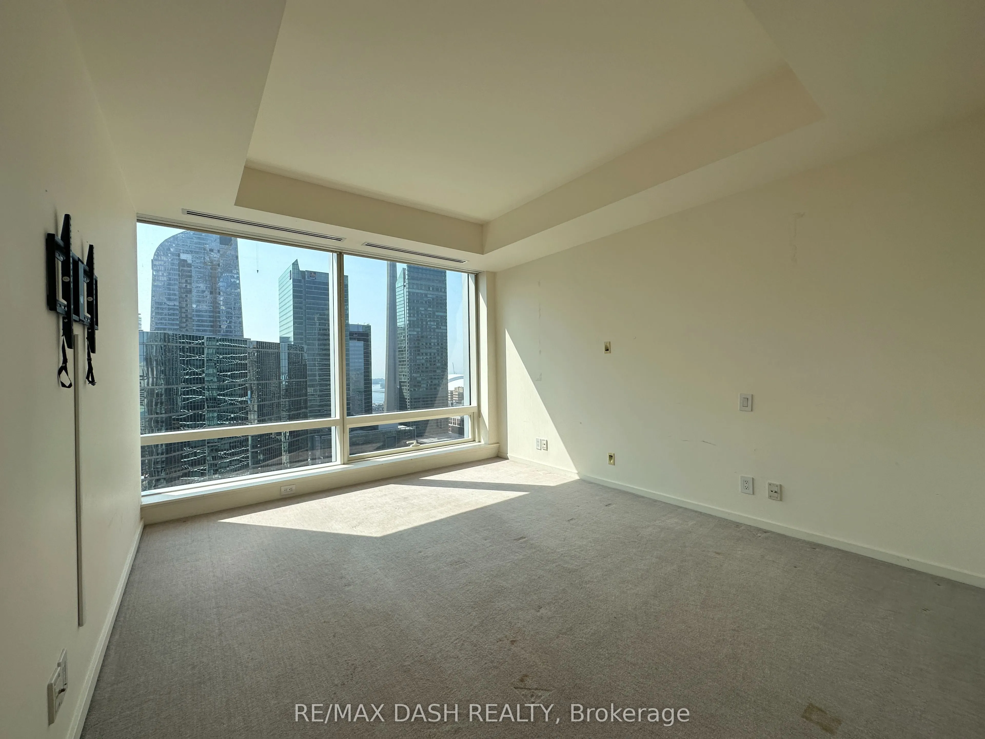 180 University Avenue, #3209