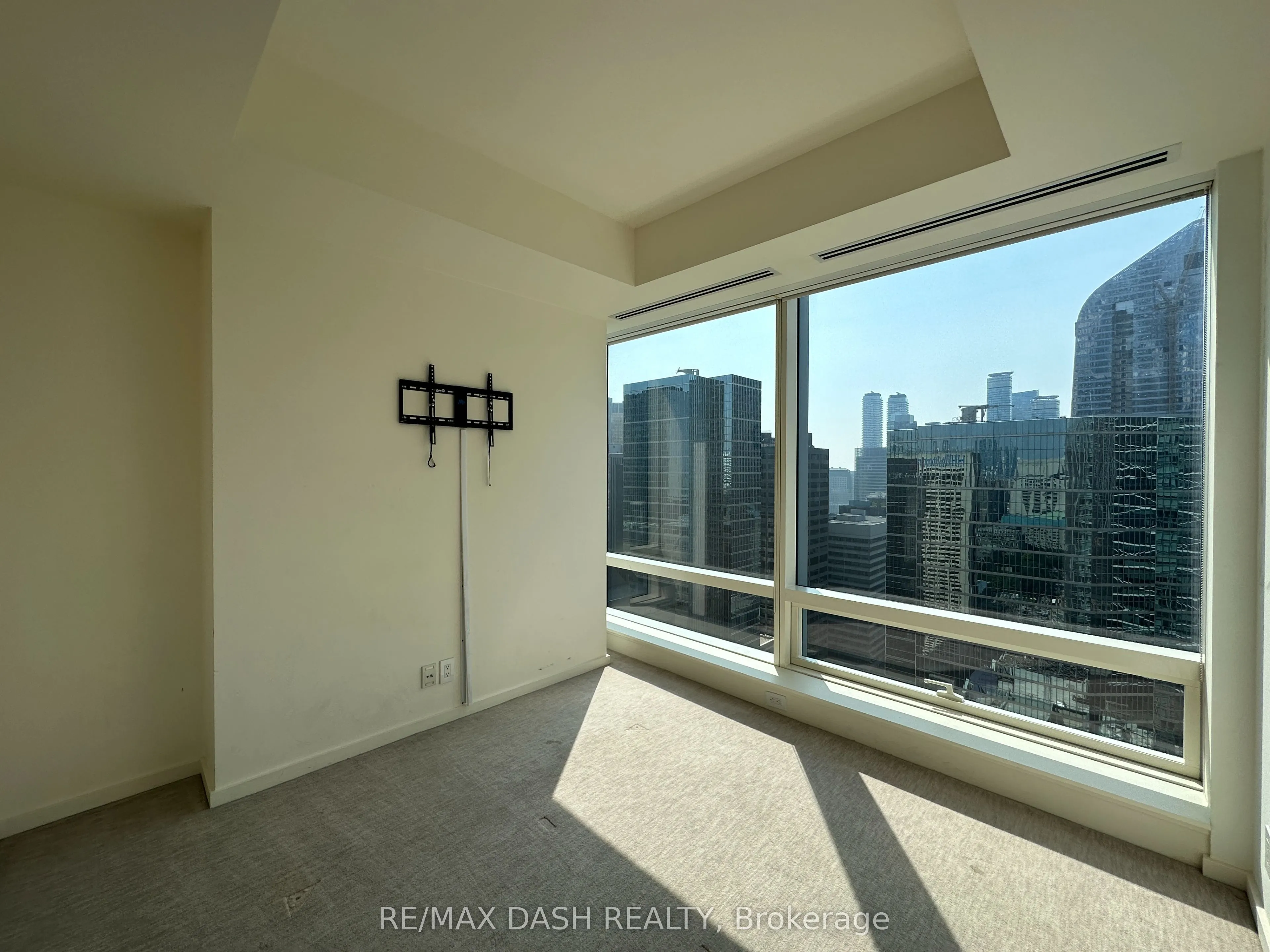 180 University Avenue, #3209