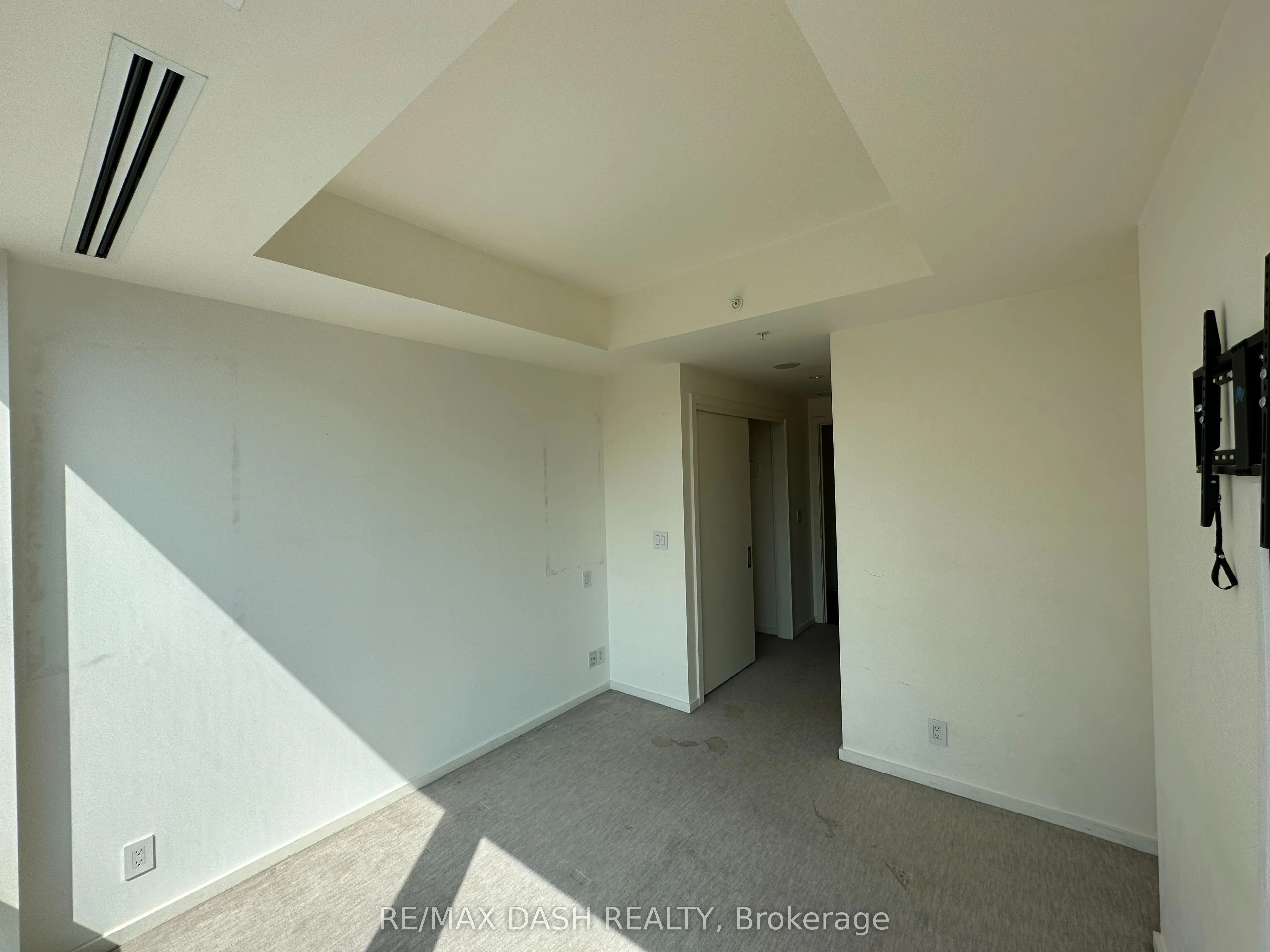 180 University Avenue, #3209