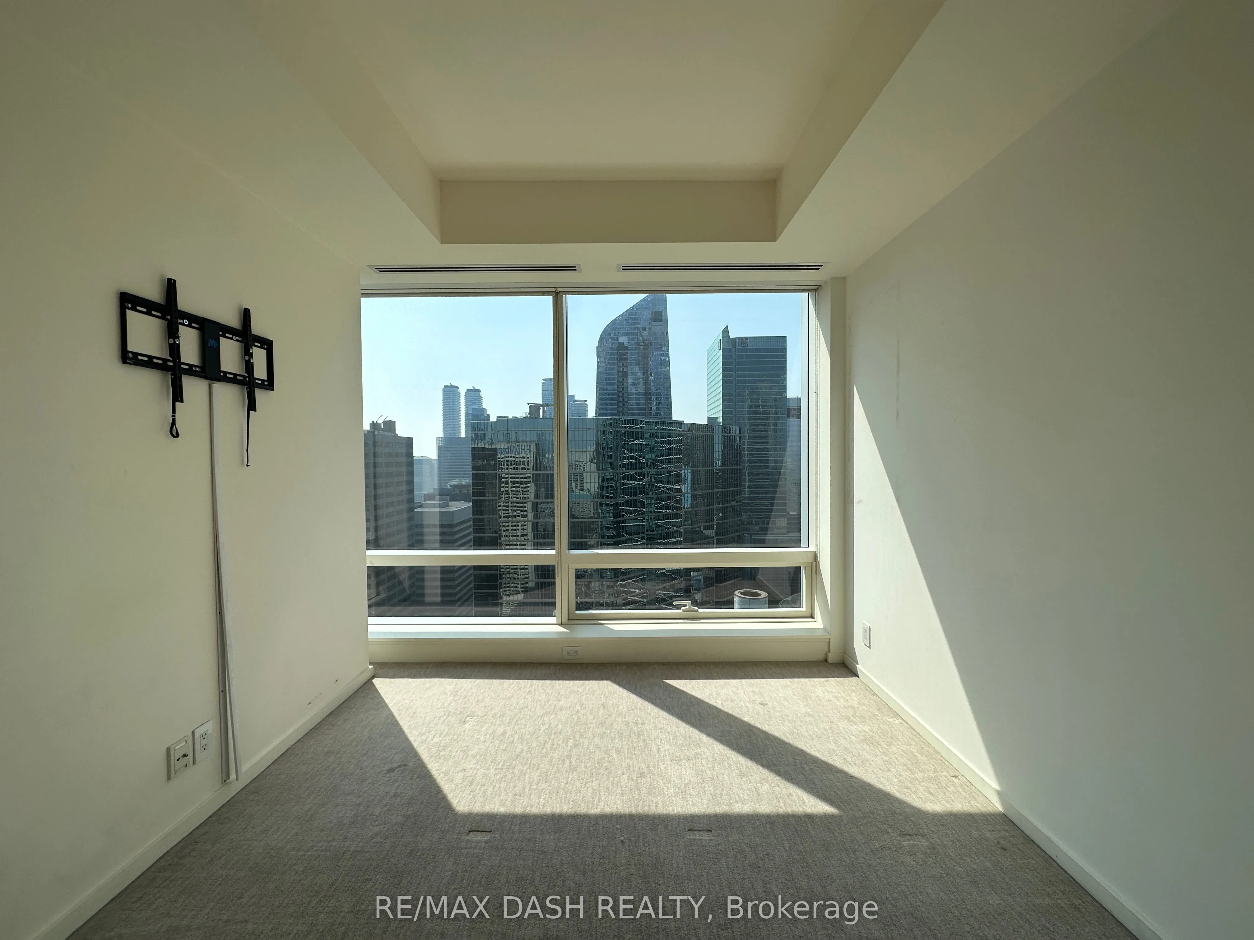 180 University Avenue, #3209
