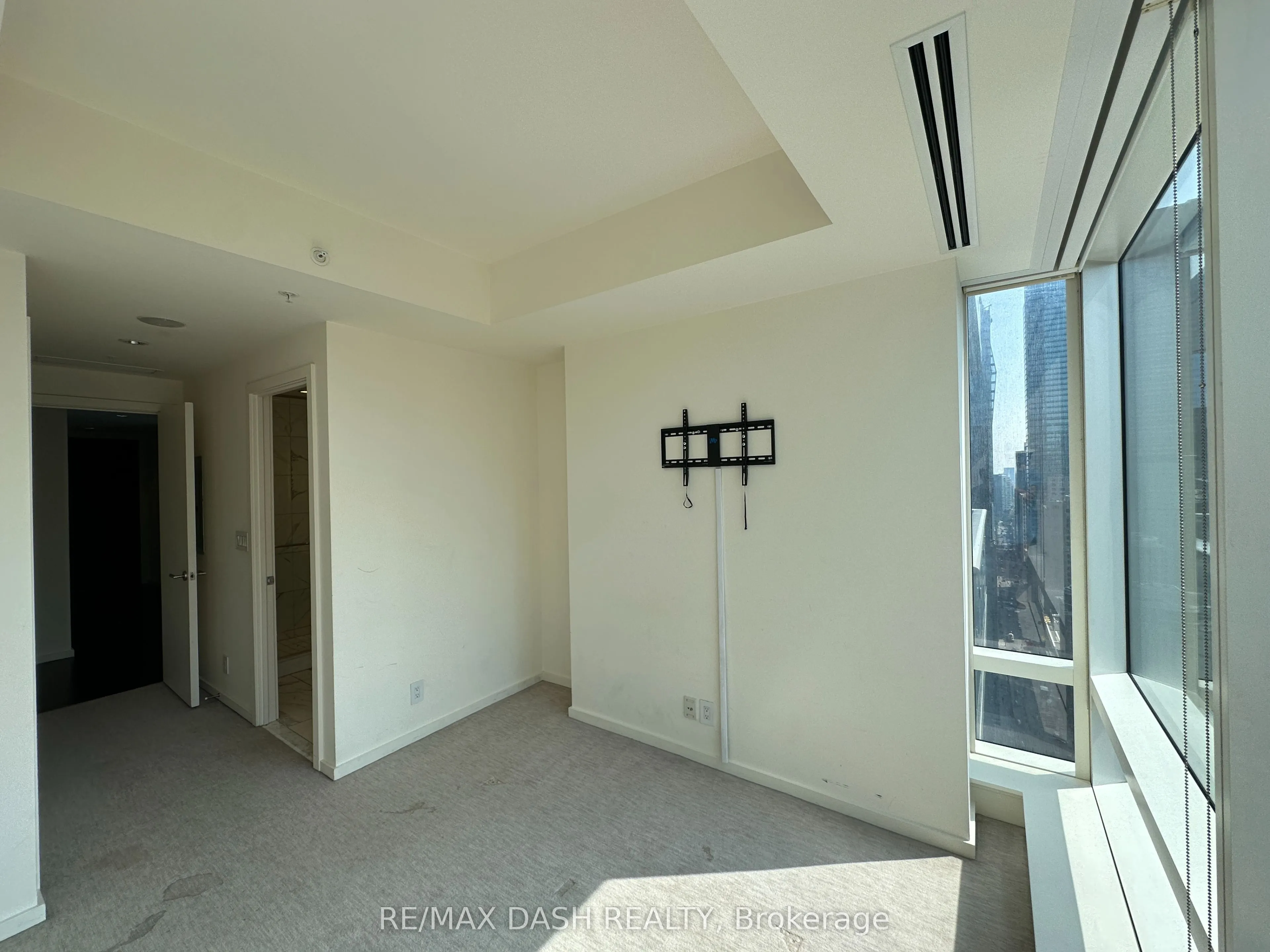 180 University Avenue, #3209