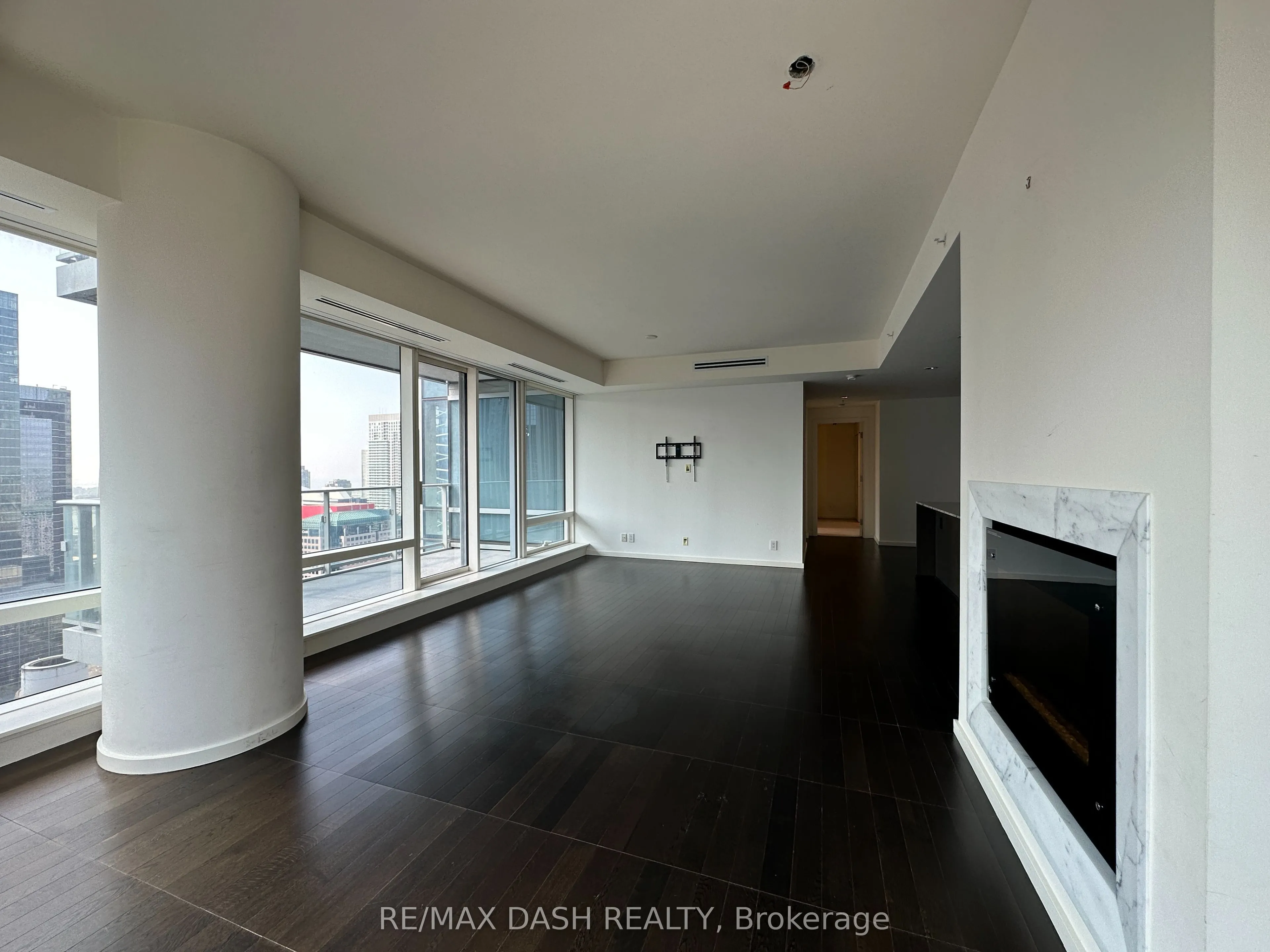 180 University Avenue, #3209