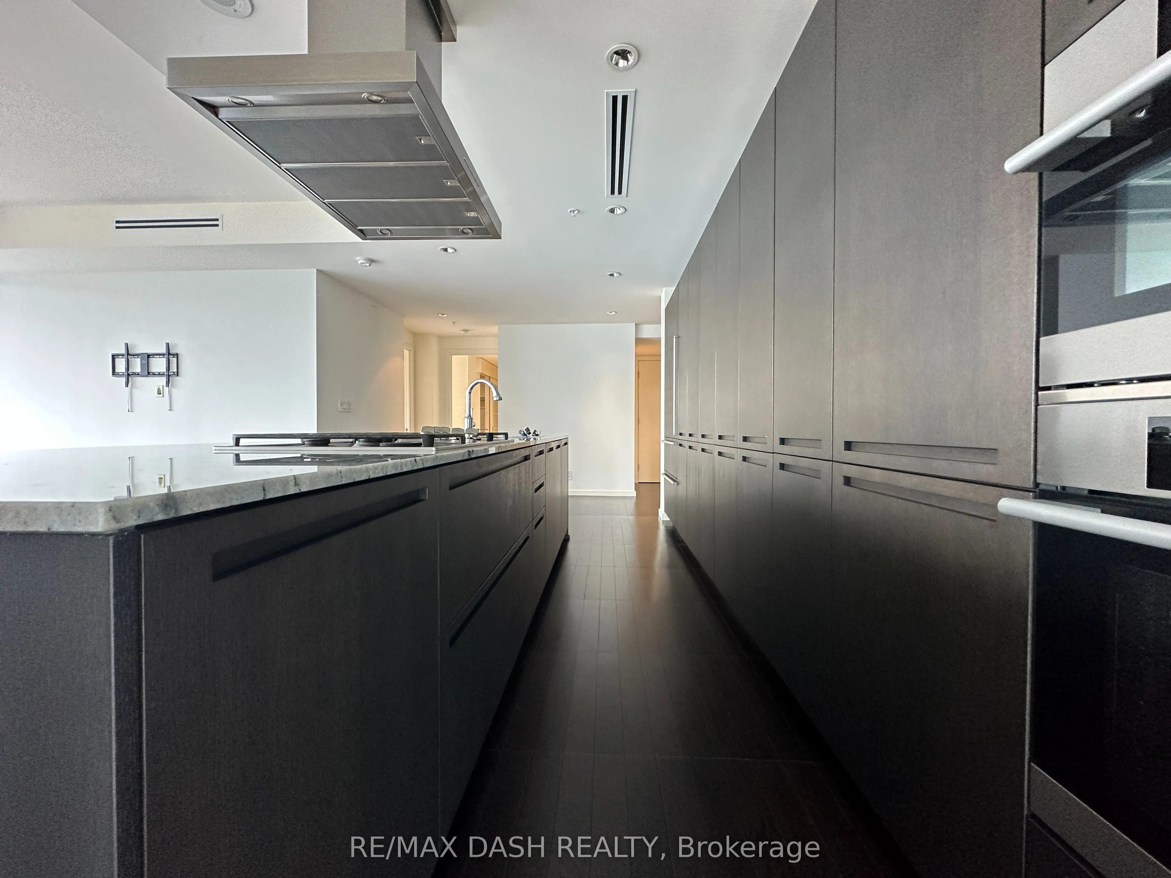 180 University Avenue, #3209