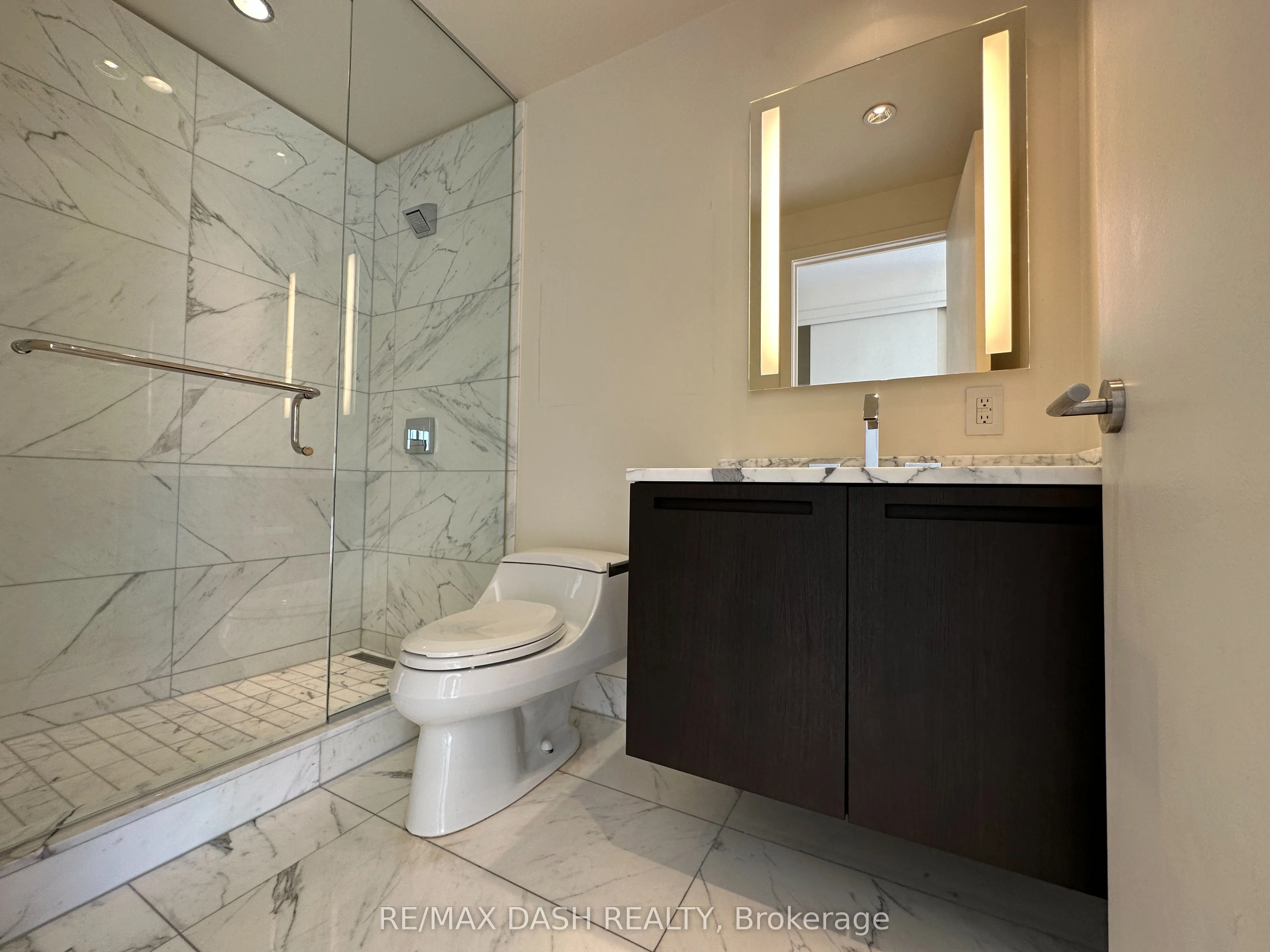 180 University Avenue, #3209