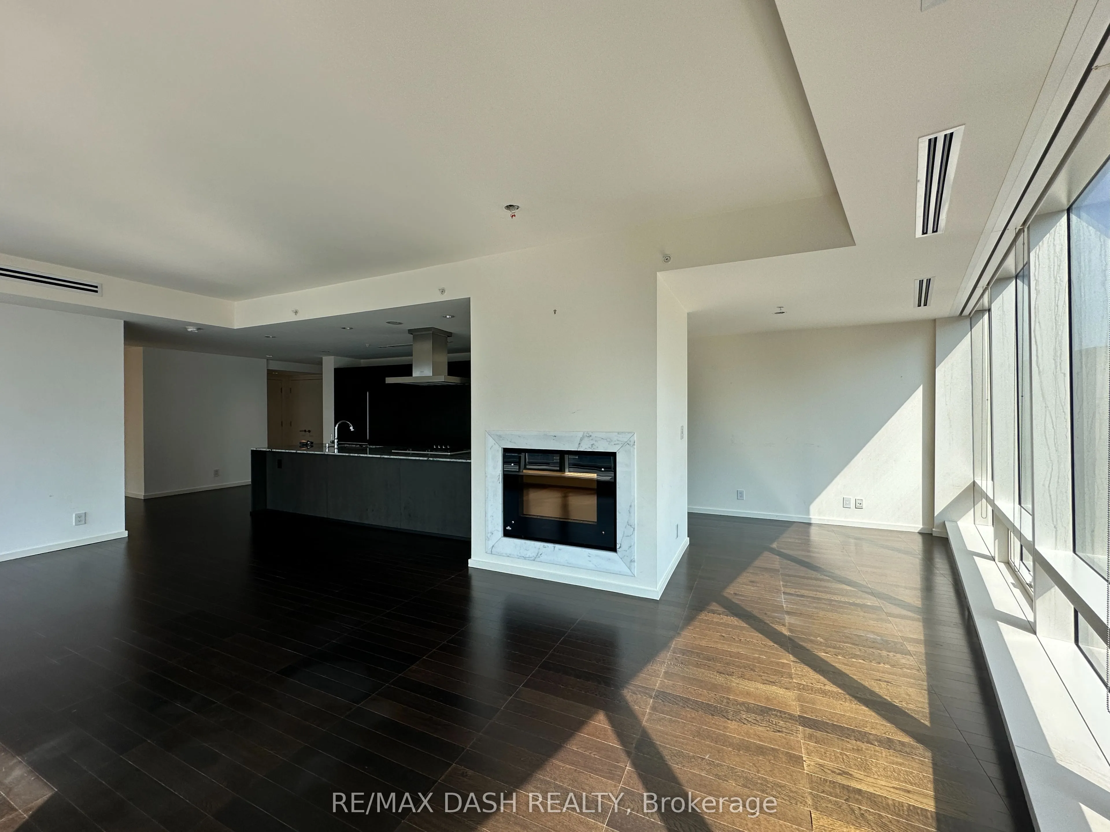 180 University Avenue, #3209