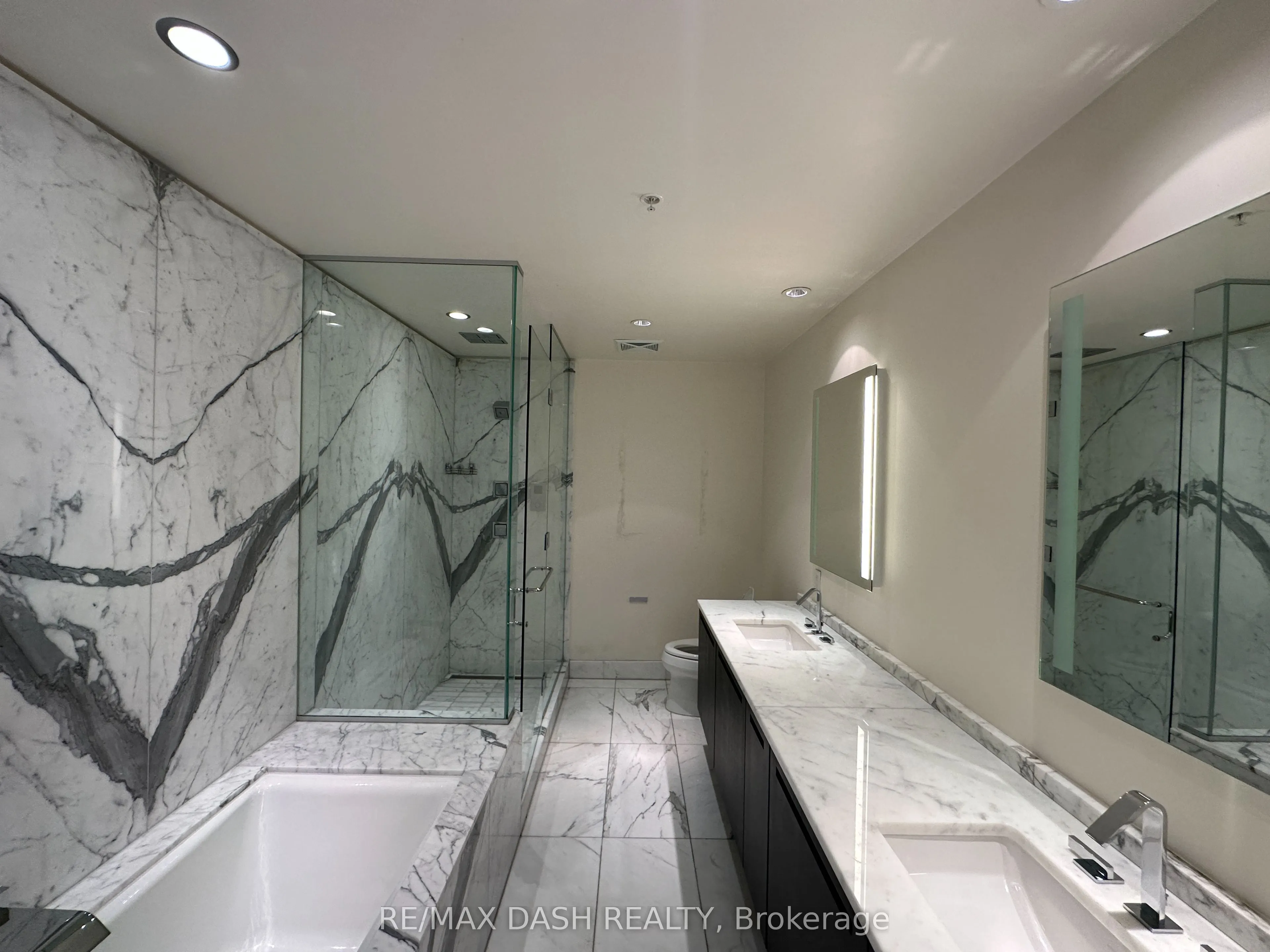 180 University Avenue, #3209