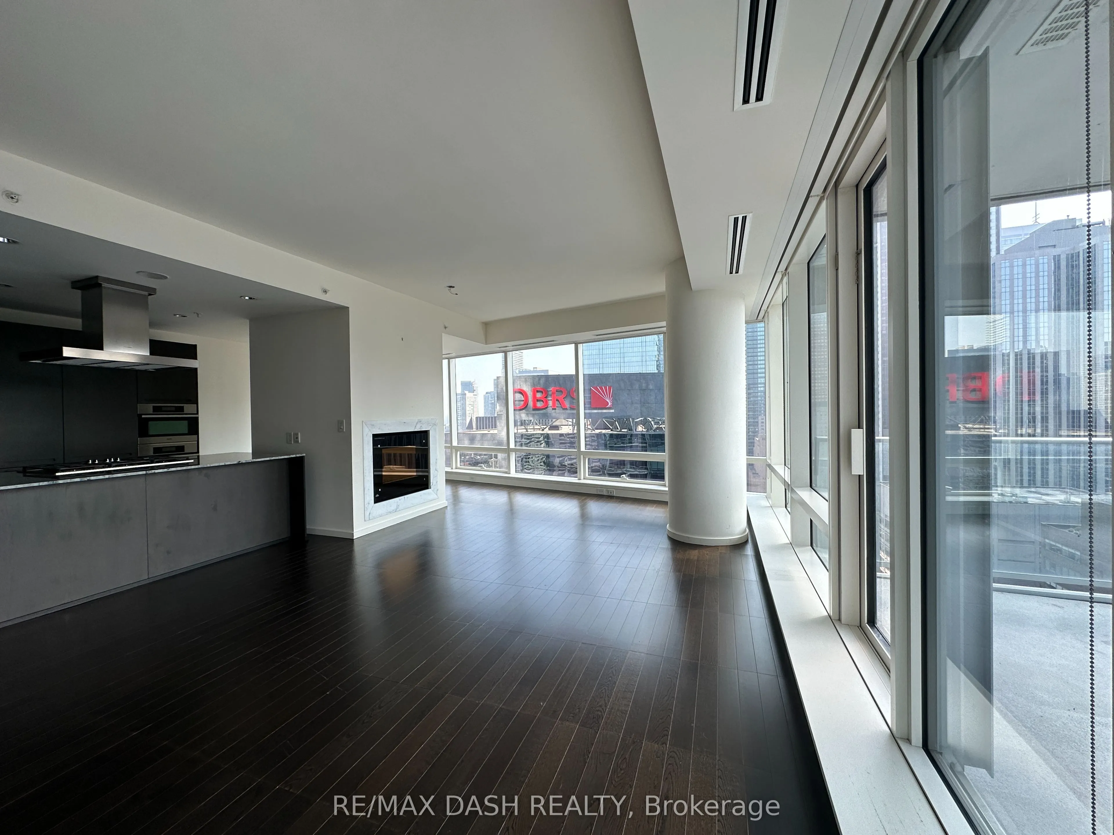 180 University Avenue, #3209