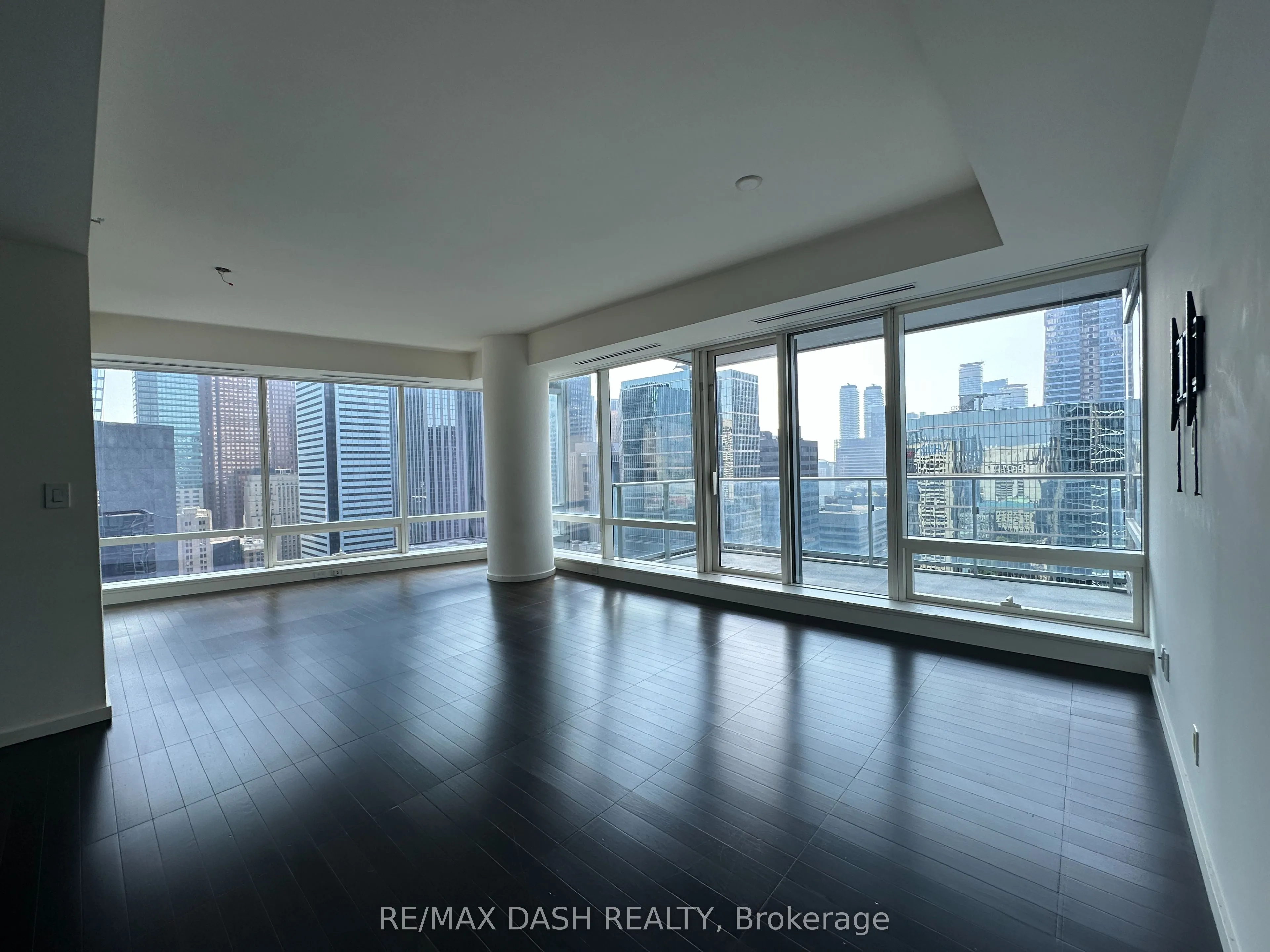 180 University Avenue, #3209