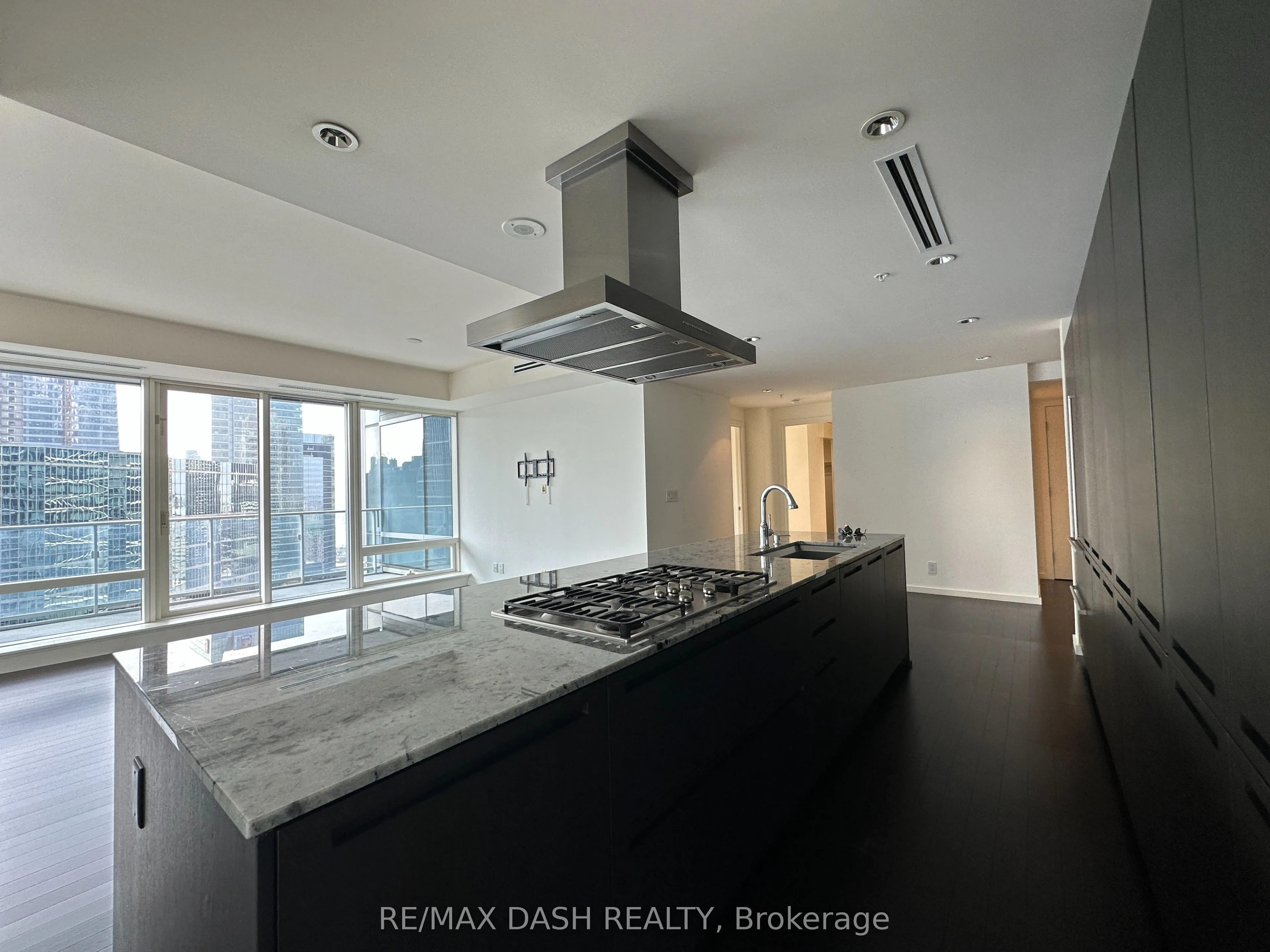 180 University Avenue, #3209