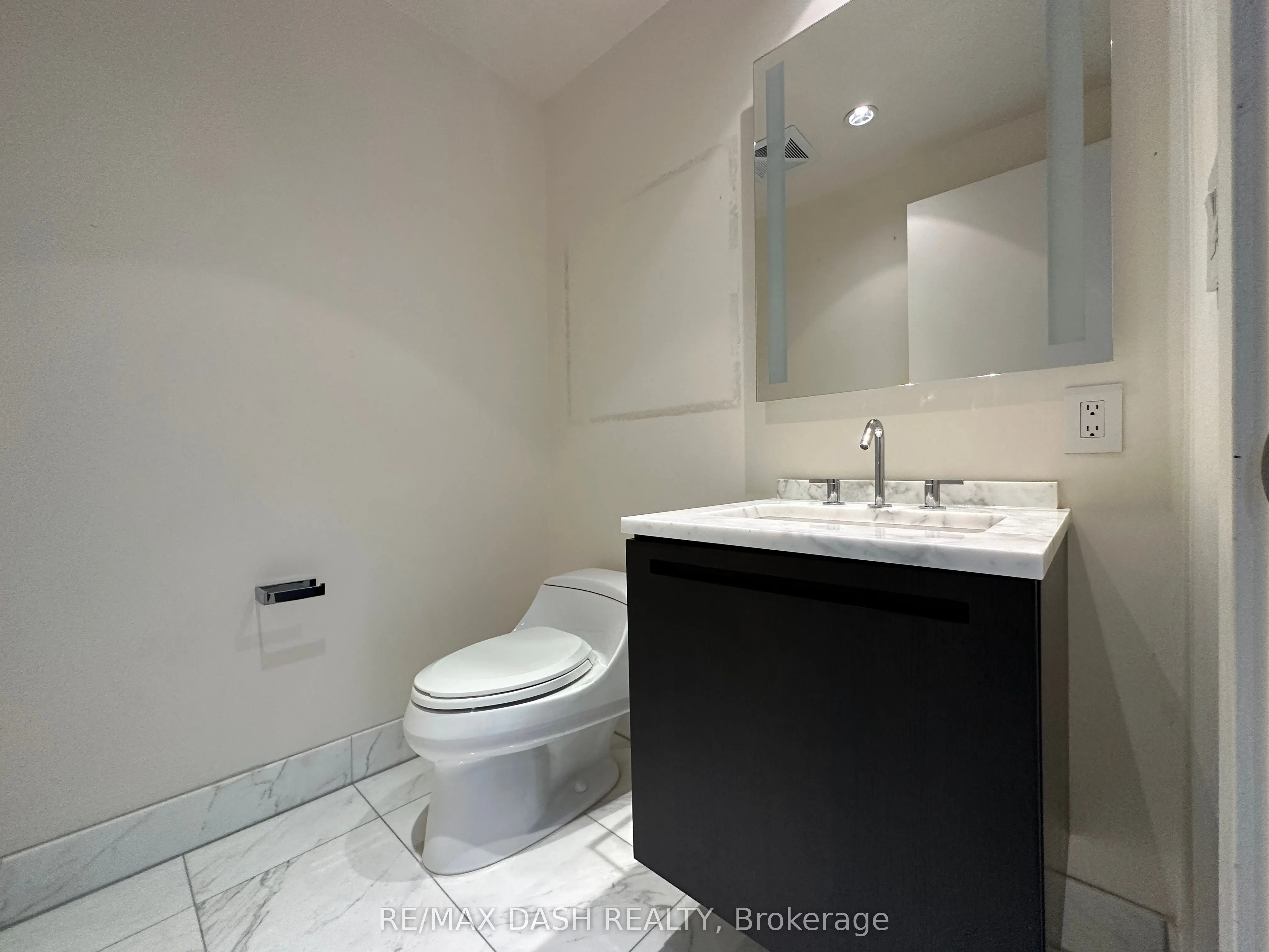 180 University Avenue, #3209