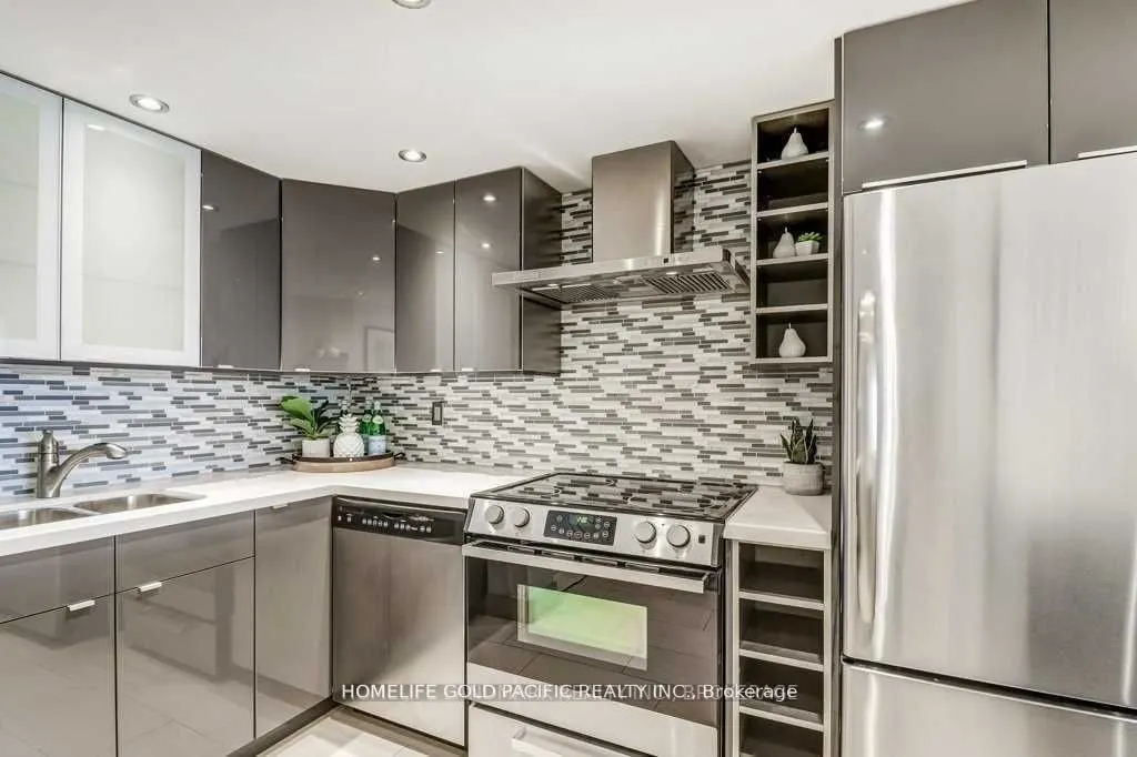 15 Maitland Place, #1903