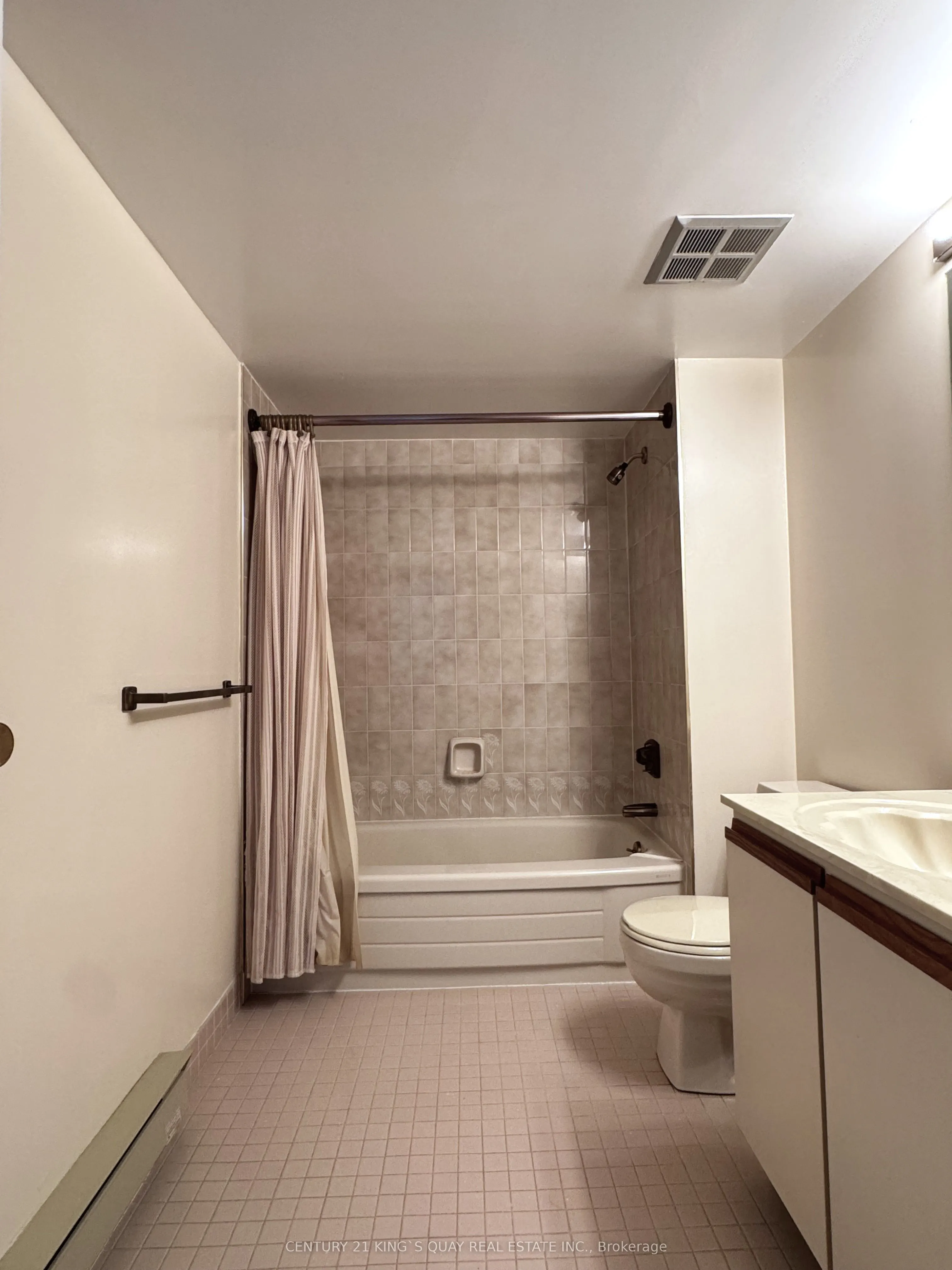 62 Wellesley Street W, #1801