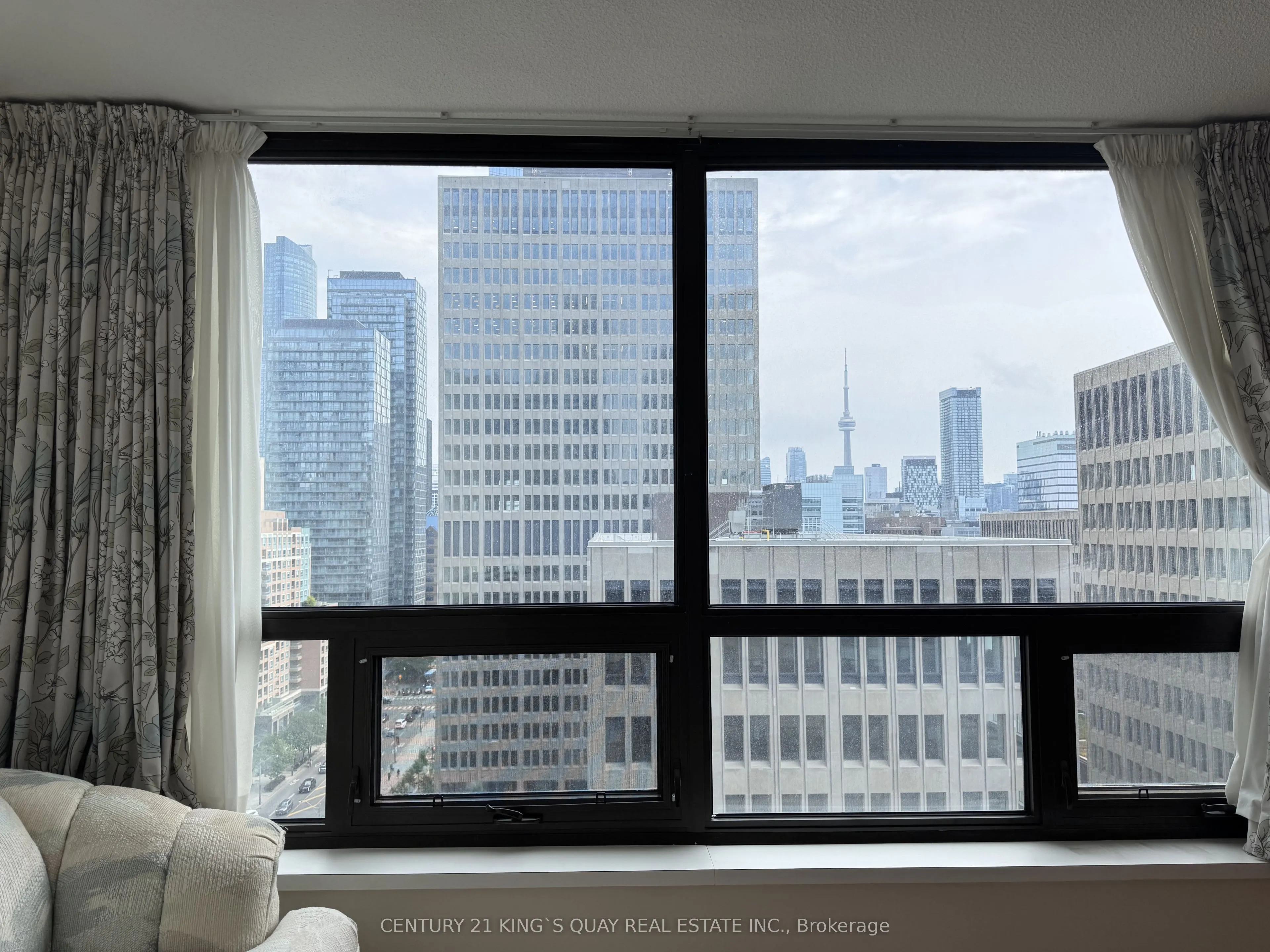 62 Wellesley Street W, #1801