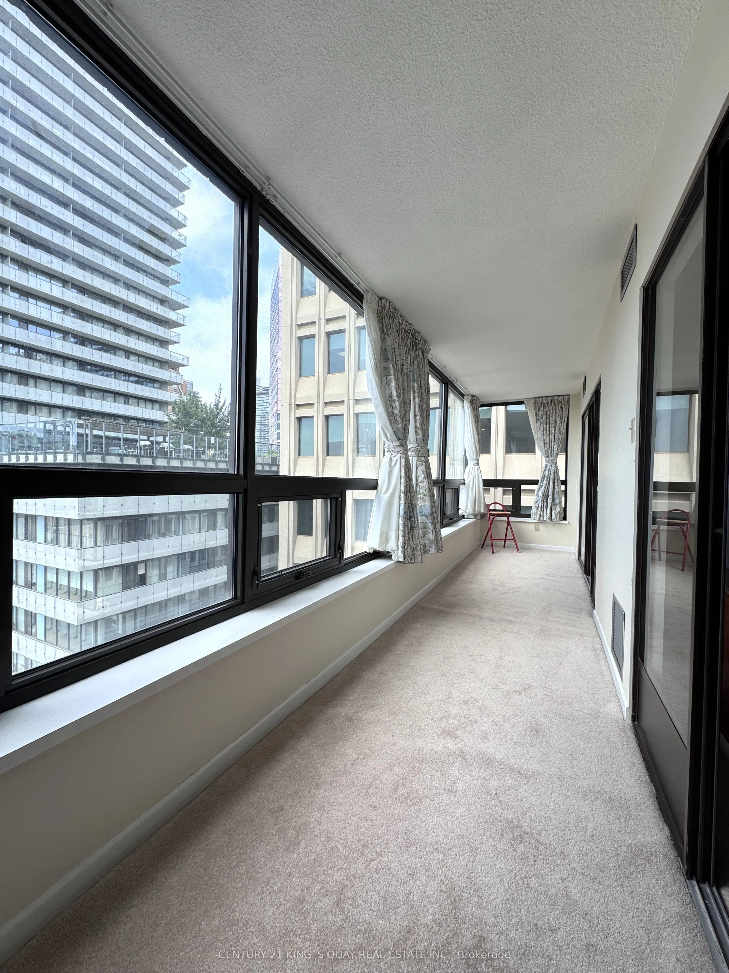 62 Wellesley Street W, #1801