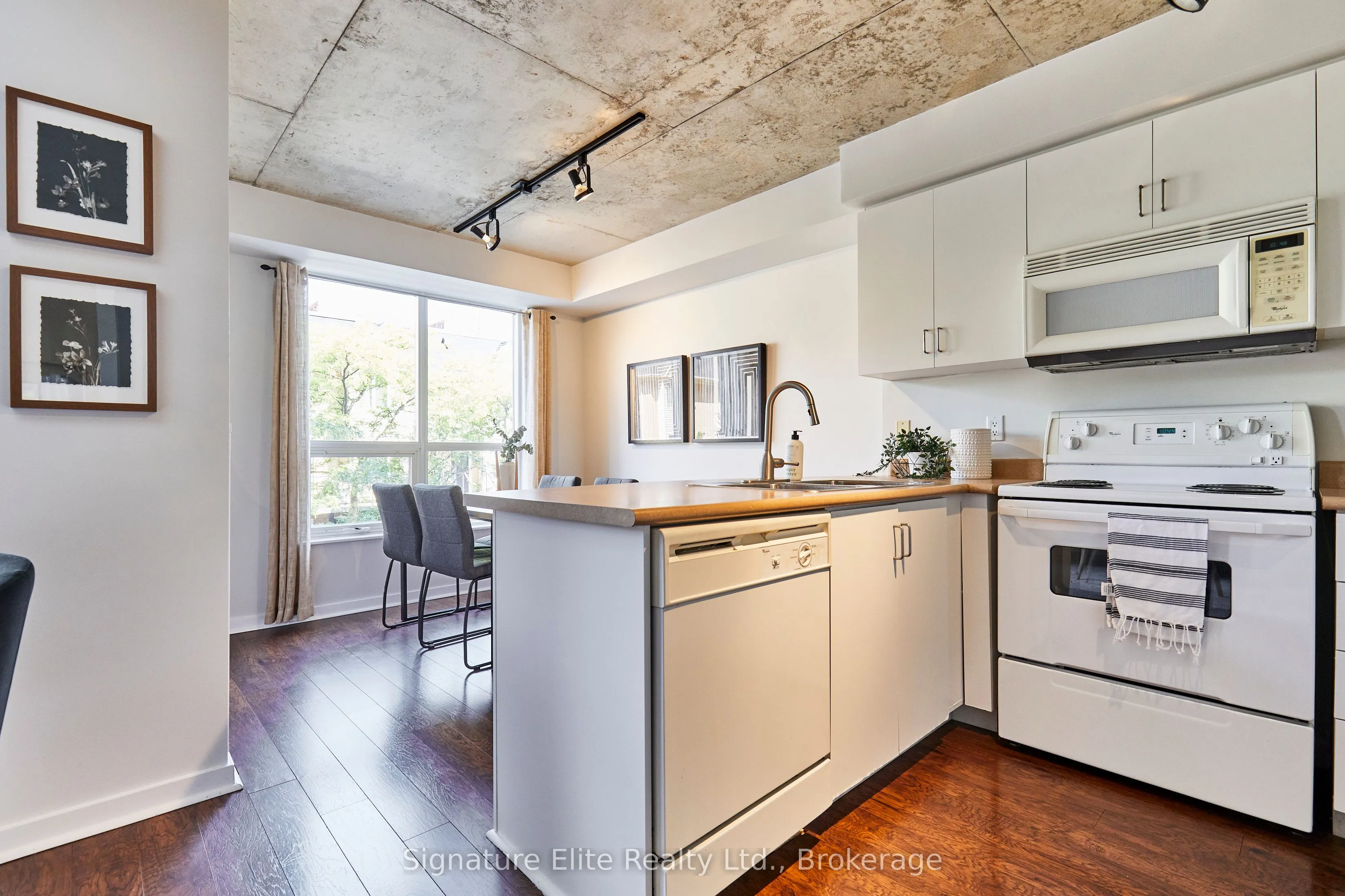 800 King Street W, #201
