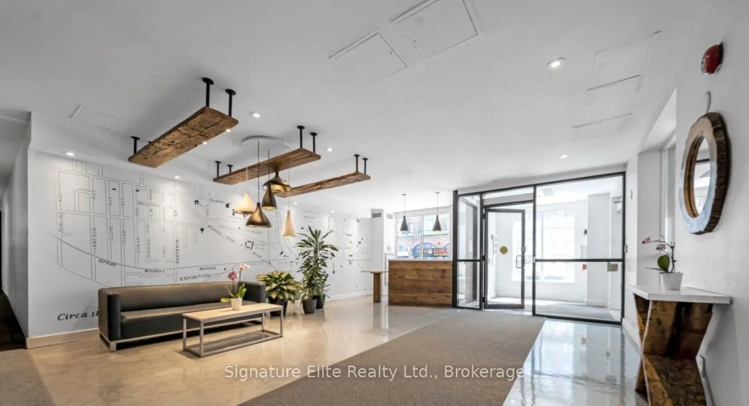 800 King Street W, #201