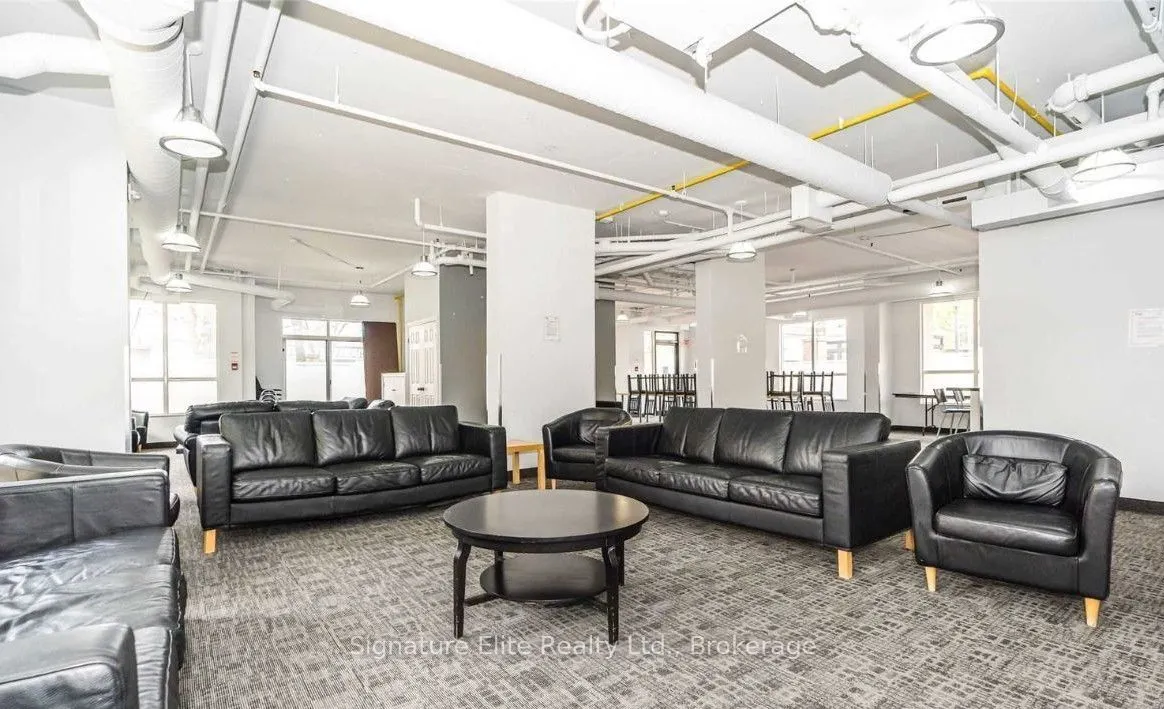 800 King Street W, #201