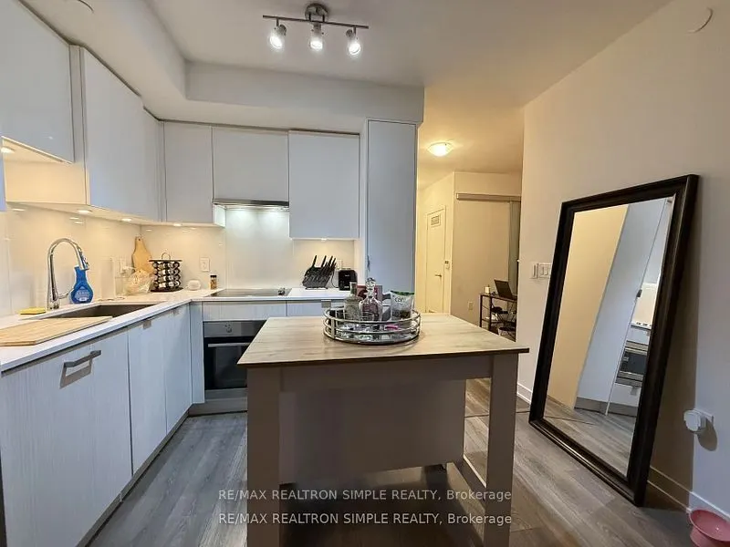 99 Broadway Avenue, #3202