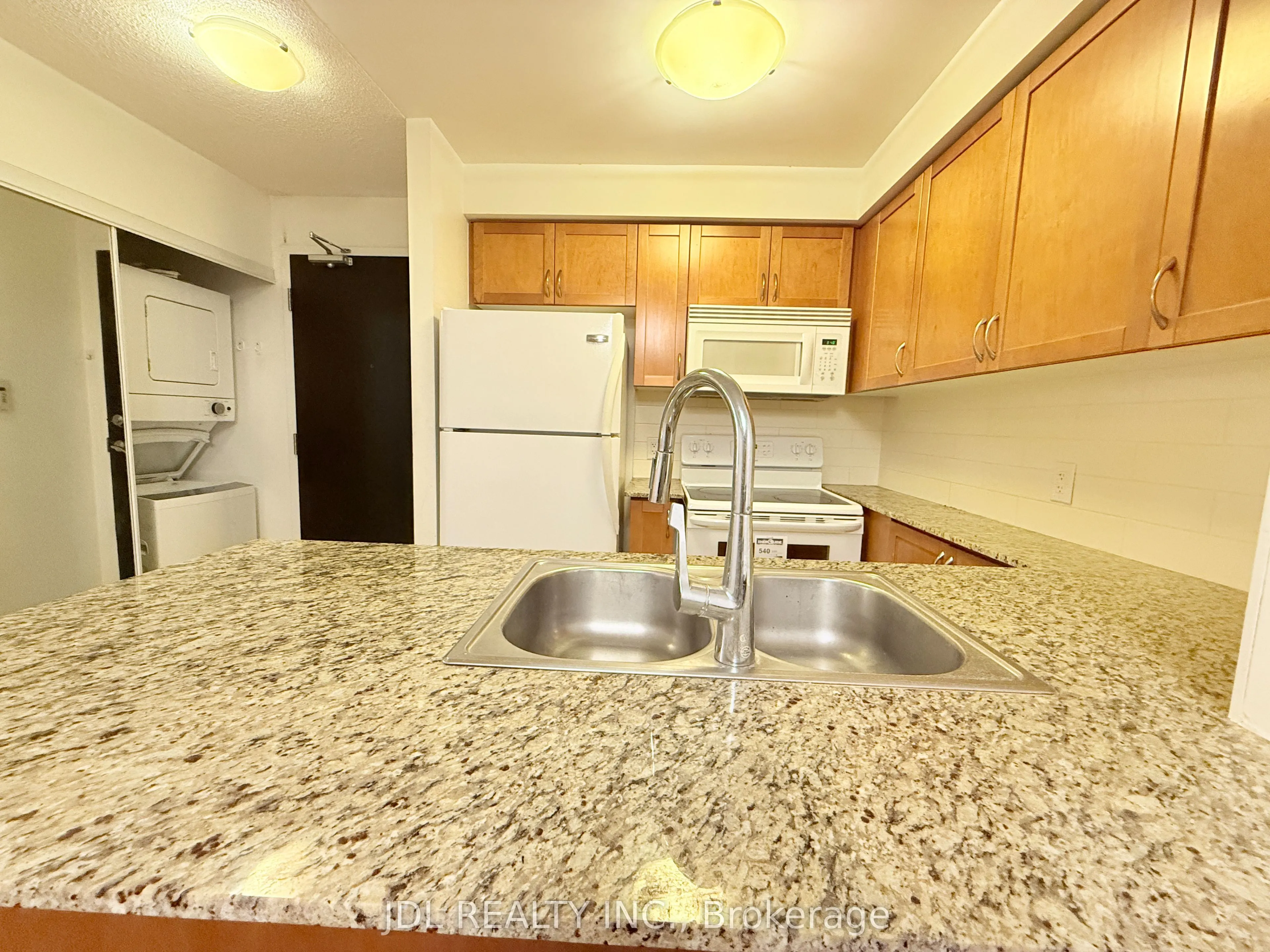 5793 Yonge Street, #602