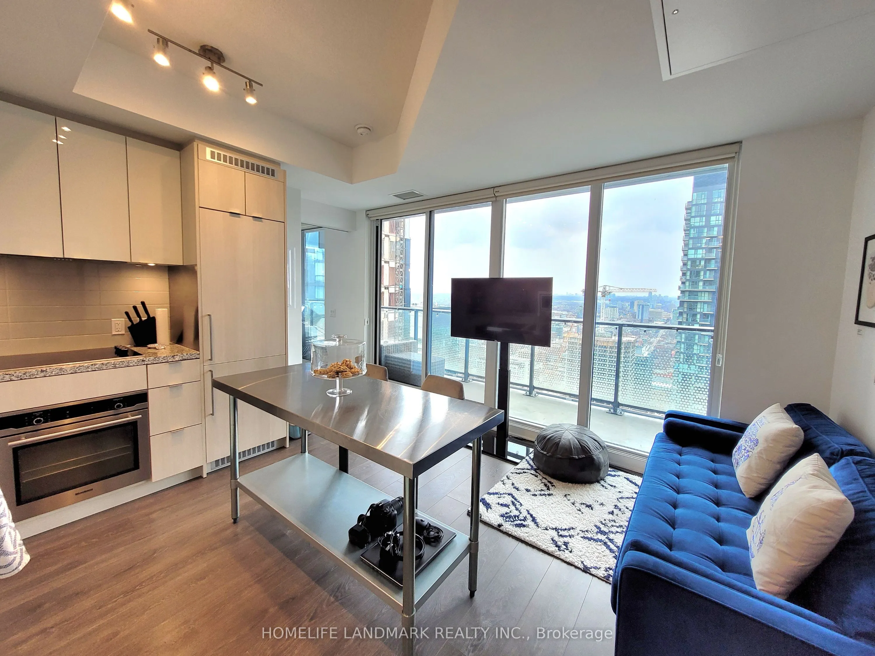 115 Blue Jays Way, #4609