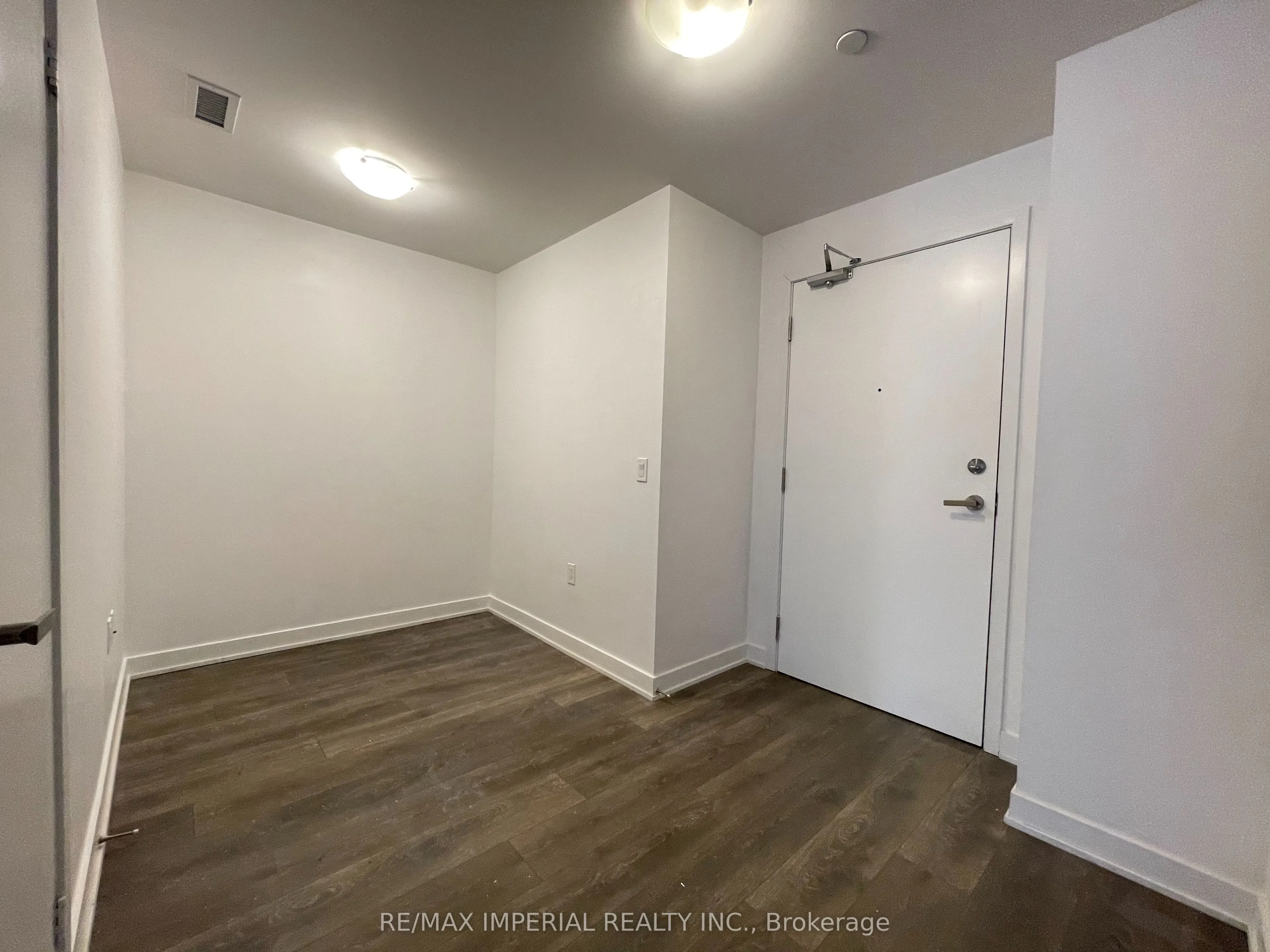 195 Redpath Avenue, #405