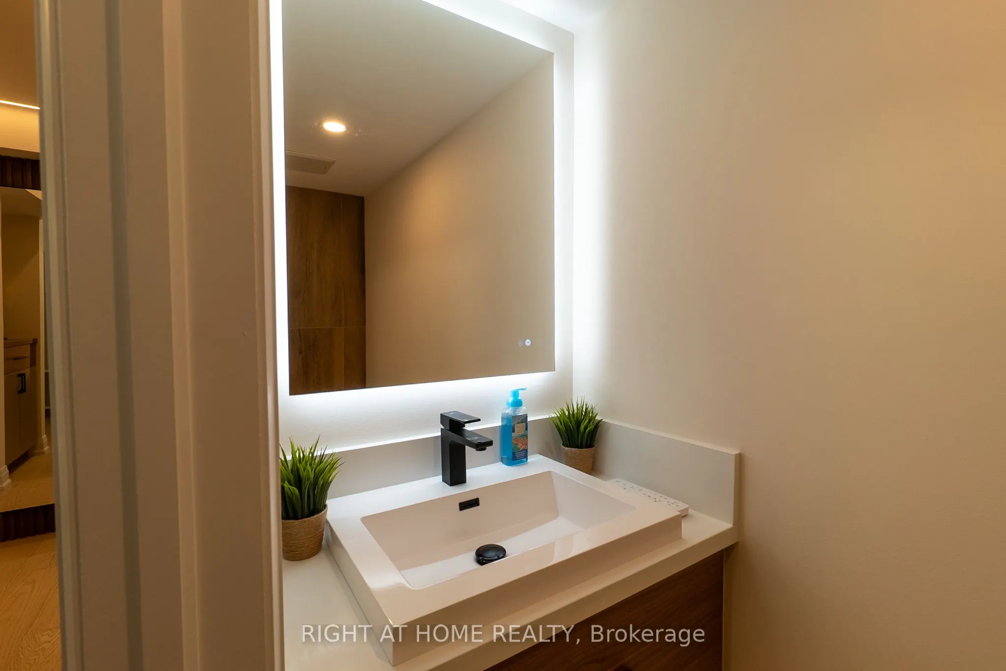 447 Walmer Road, #608