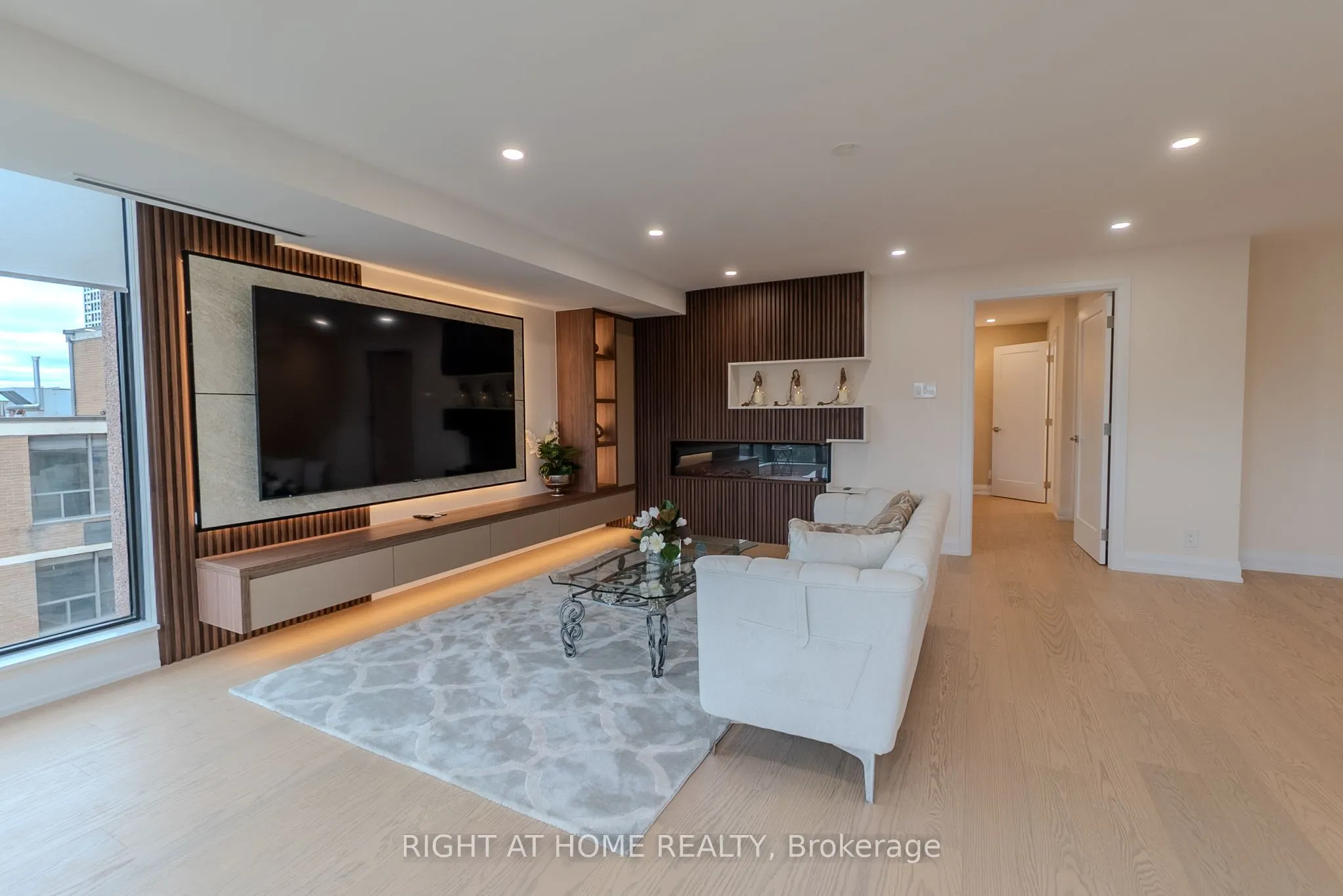 447 Walmer Road, #608