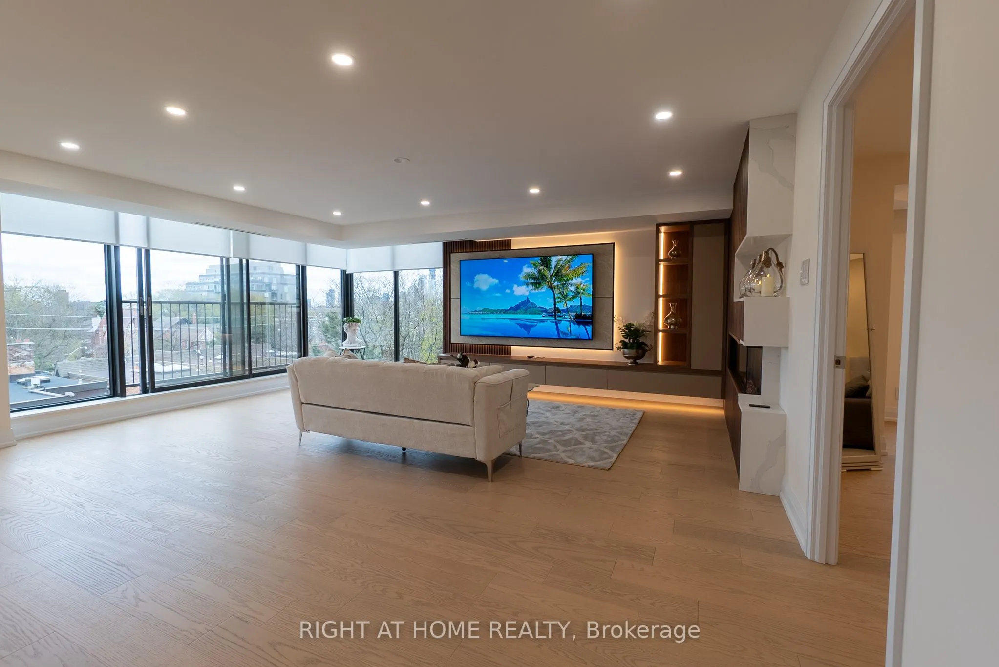 447 Walmer Road, #608