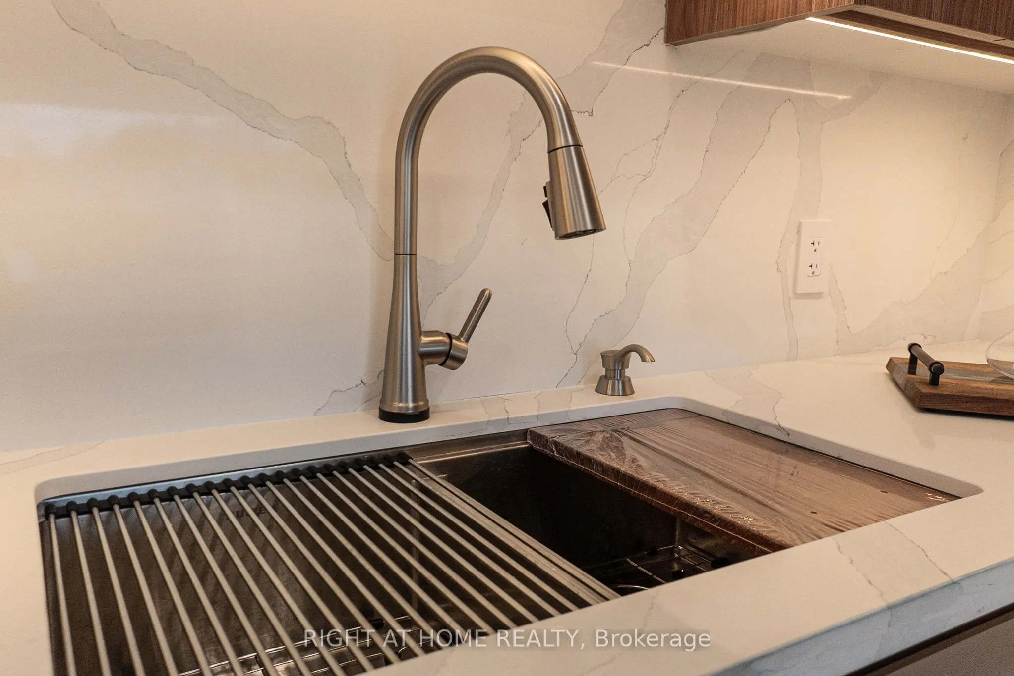 447 Walmer Road, #608