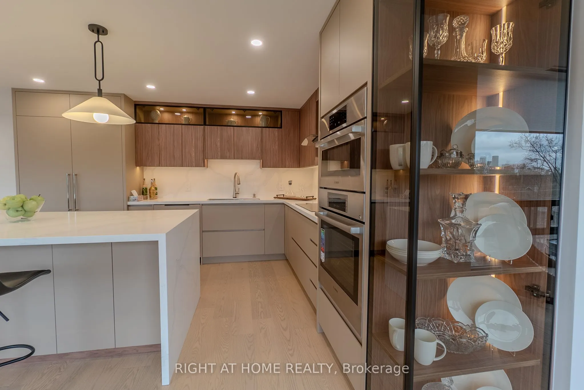447 Walmer Road, #608