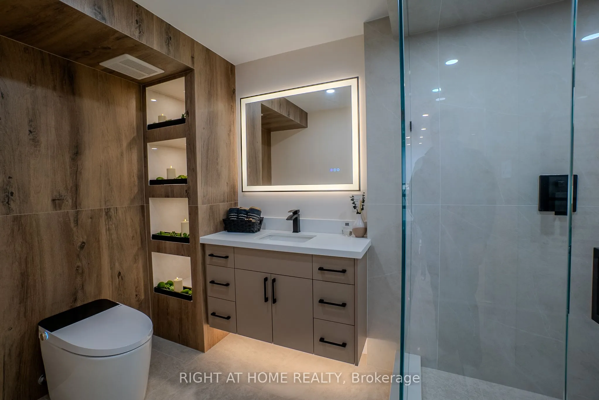 447 Walmer Road, #608