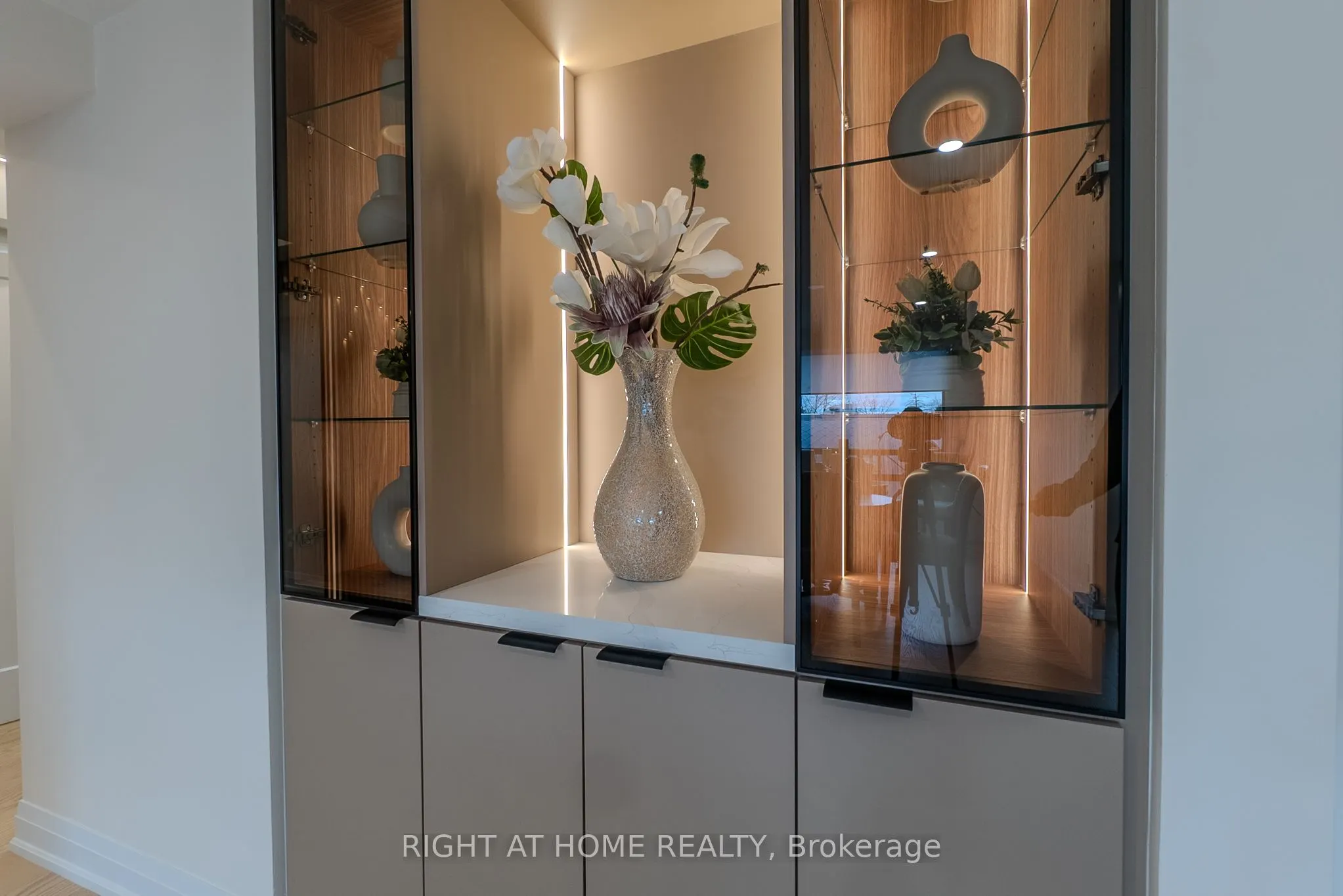 447 Walmer Road, #608