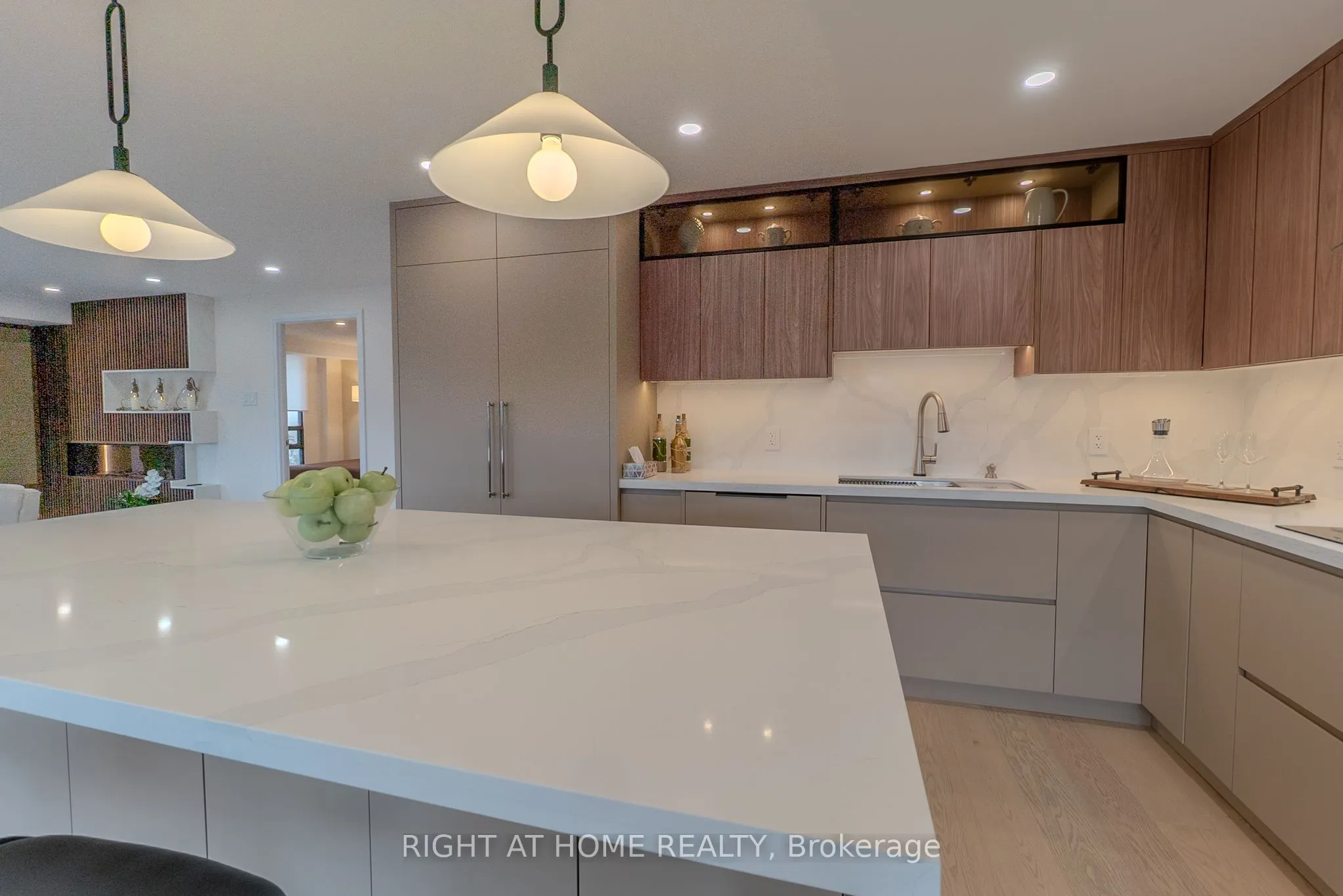 447 Walmer Road, #608